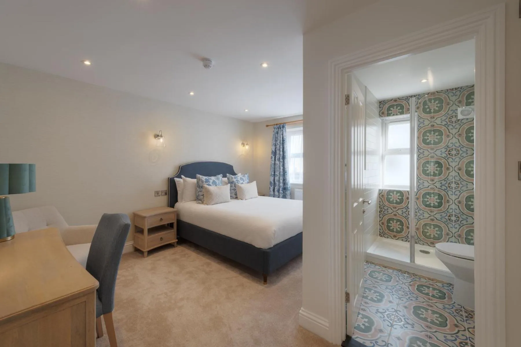 Bathroom, Bed in Florence Gardens Boutique Hotel and Restaurant