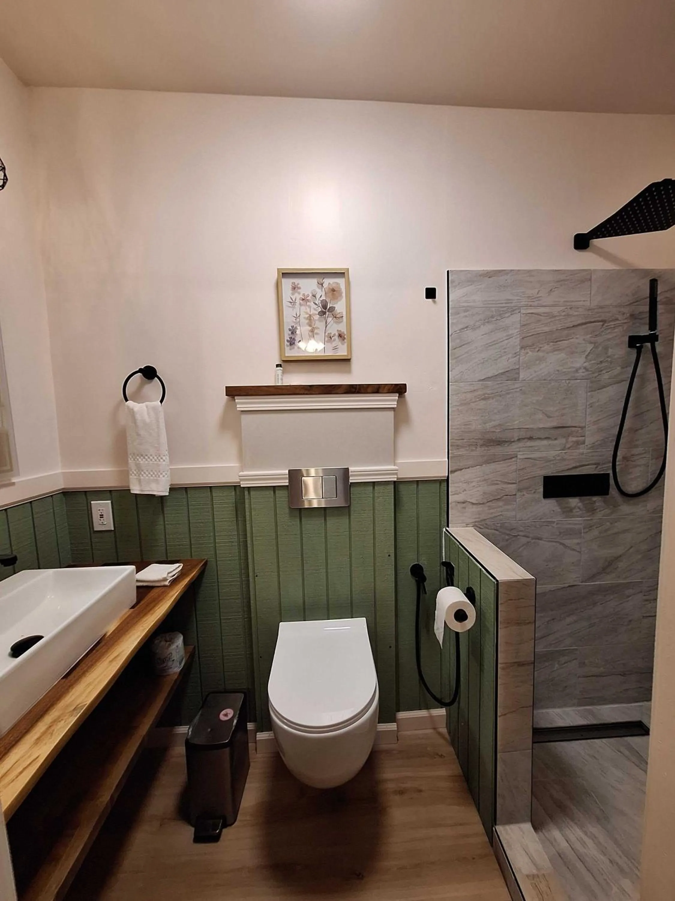 Toilet in Wild Ginger Hotel