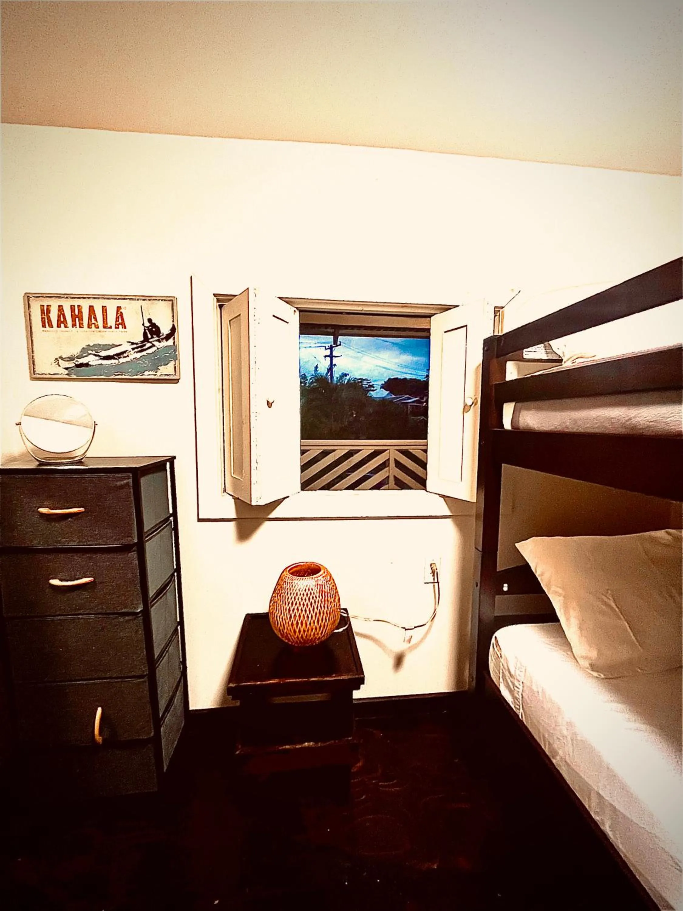 Photo of the whole room in Wild Ginger Hotel