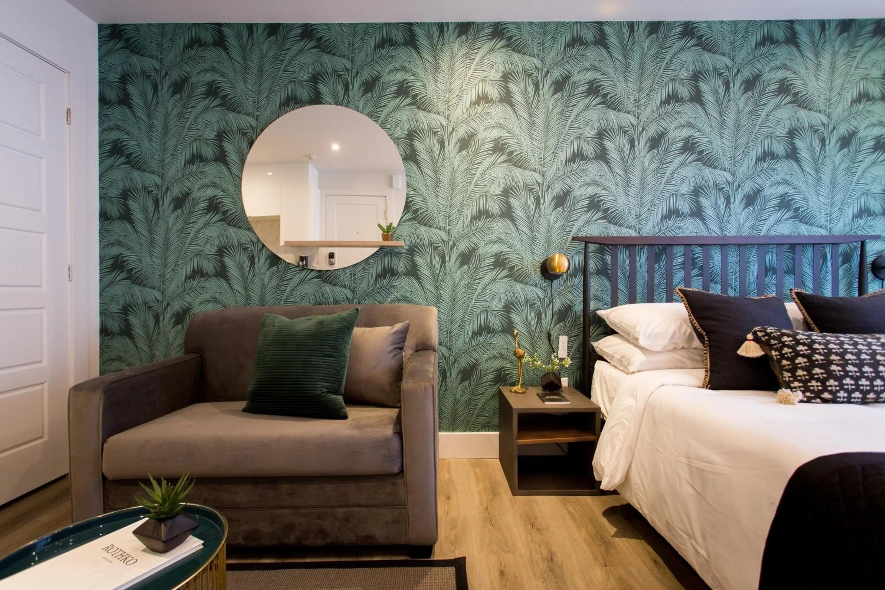 Bed in Studio Palms Steps from JeanTalon Market Full Bath by Den Stays