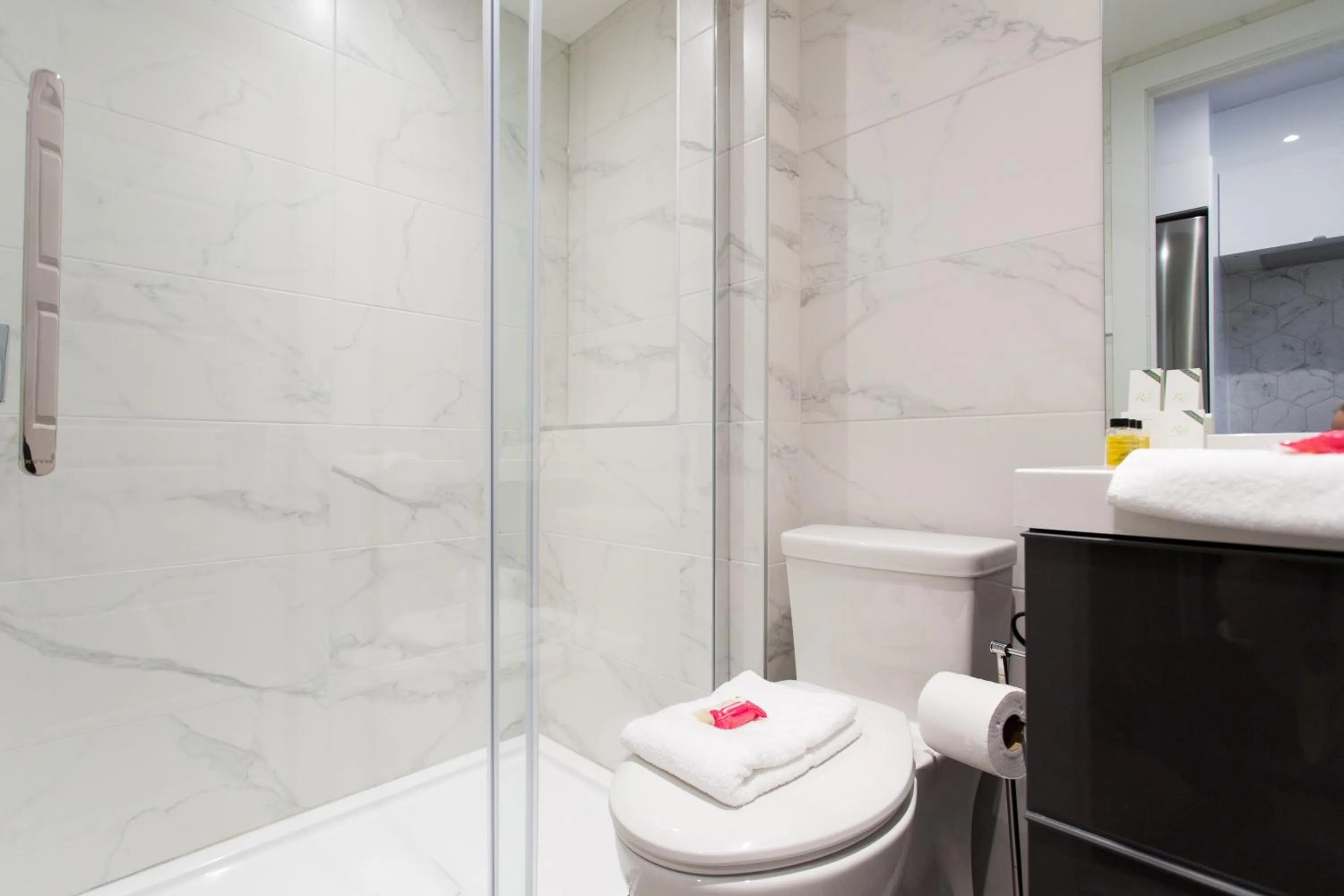 Romantic Studio in the Heart of Little Italy by Den Stays