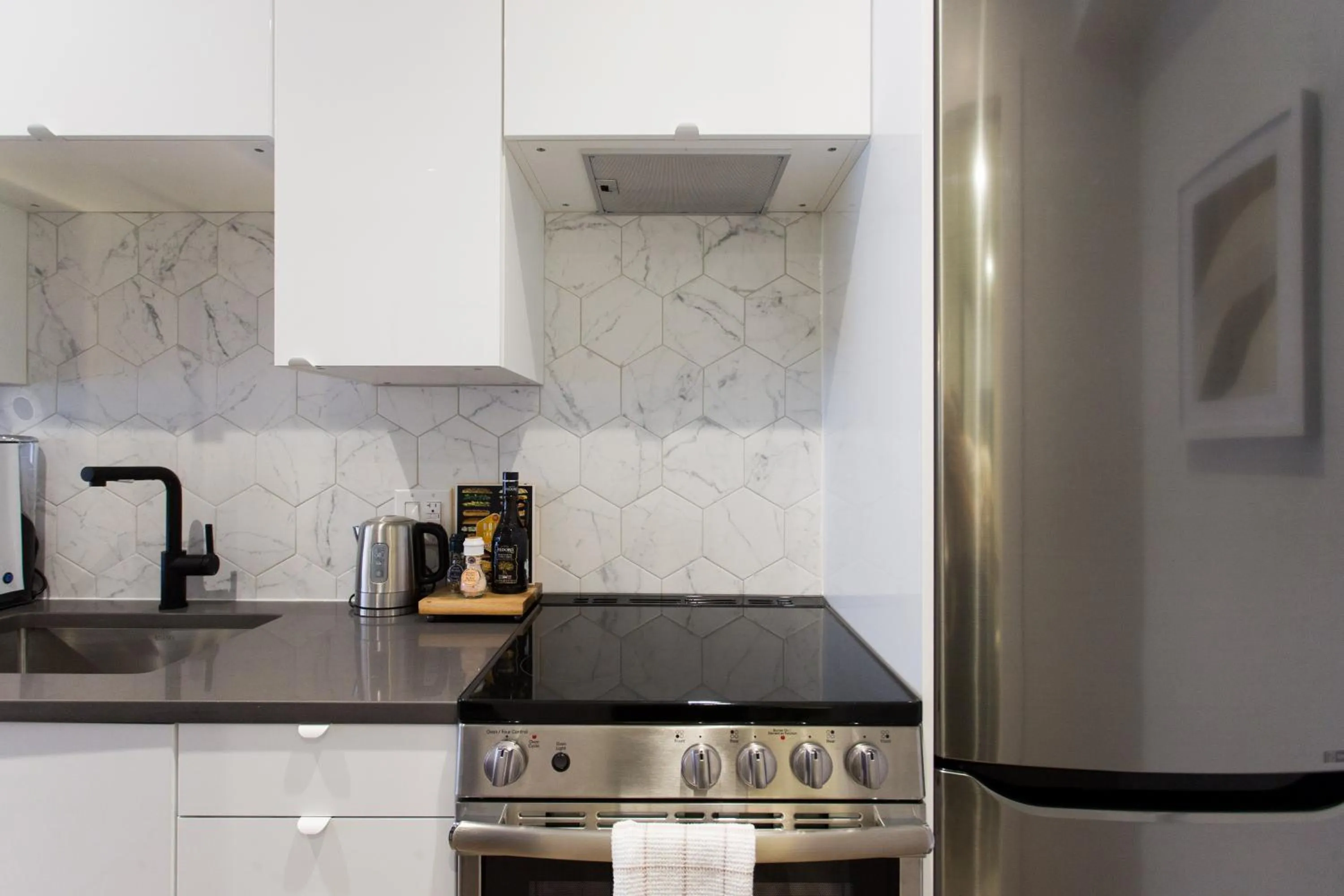 Romantic Studio in the Heart of Little Italy by Den Stays