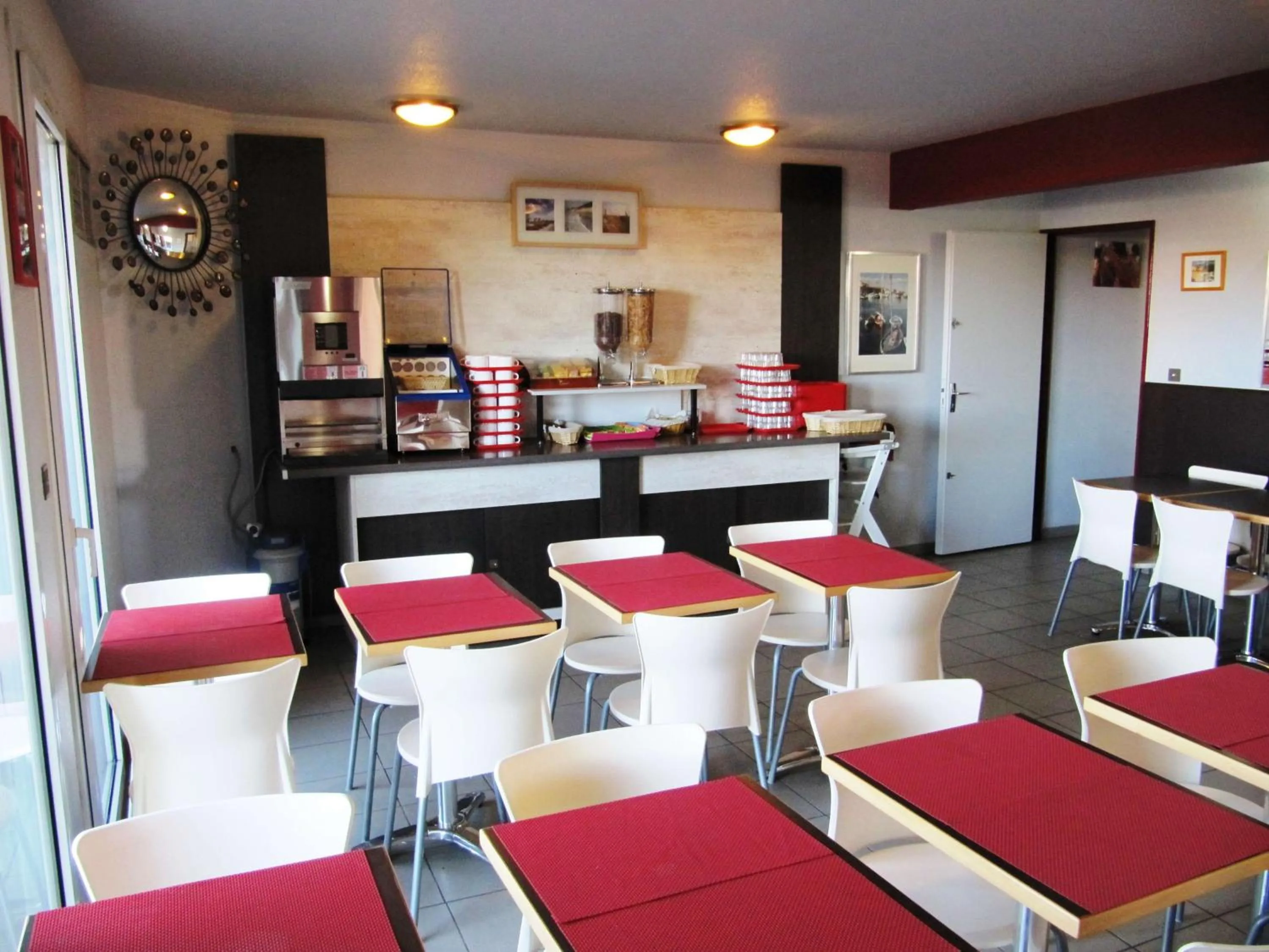 Breakfast in Brit Hotel Essentiel Sète / Balaruc