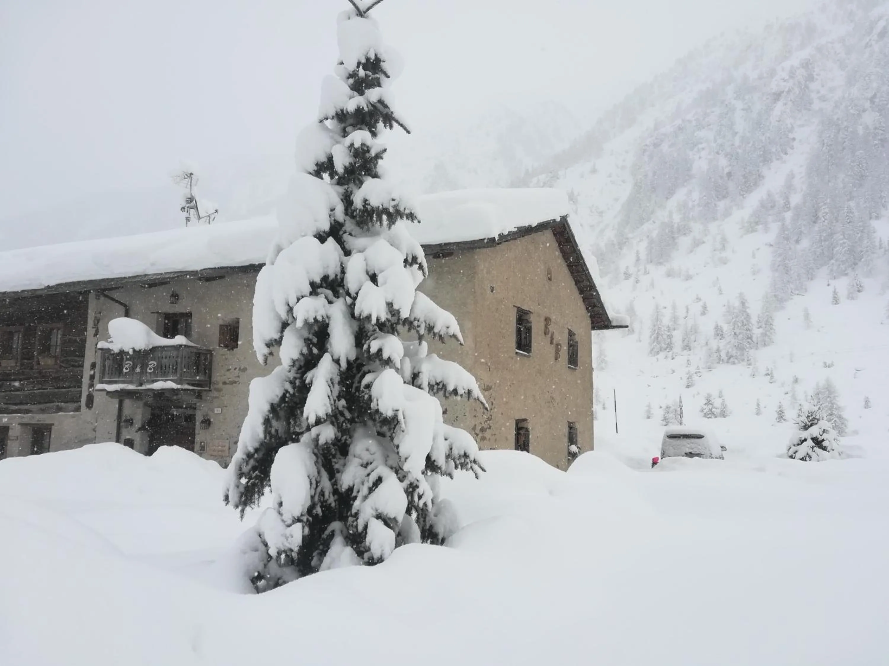 Property building in Bed & Breakfast Campaciol