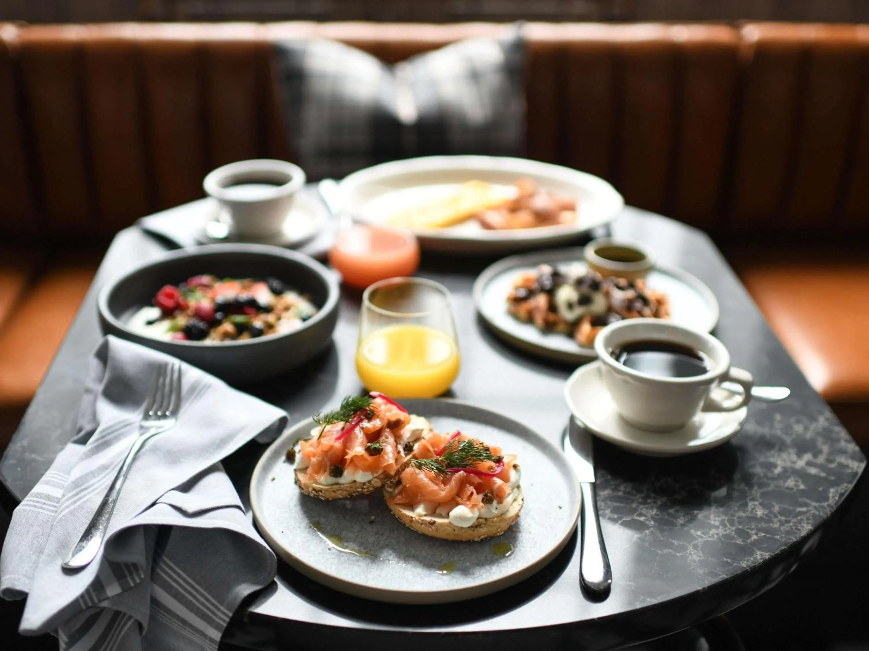 Restaurant/places to eat in Fairmont Palliser