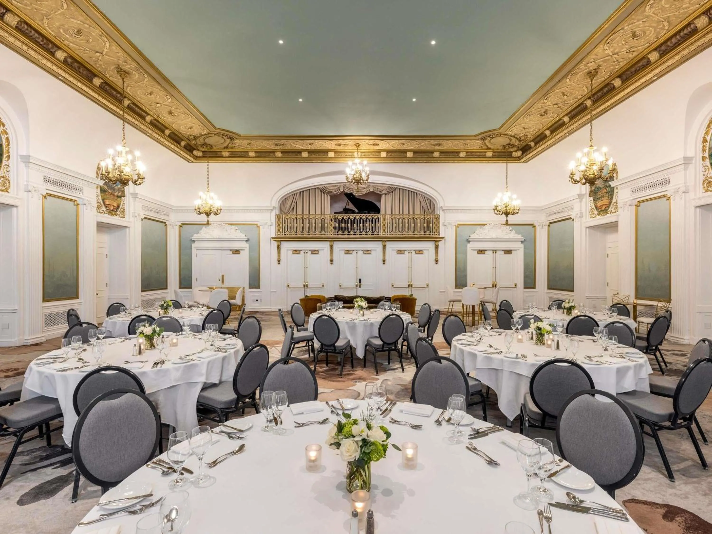Meeting/conference room in Fairmont Palliser