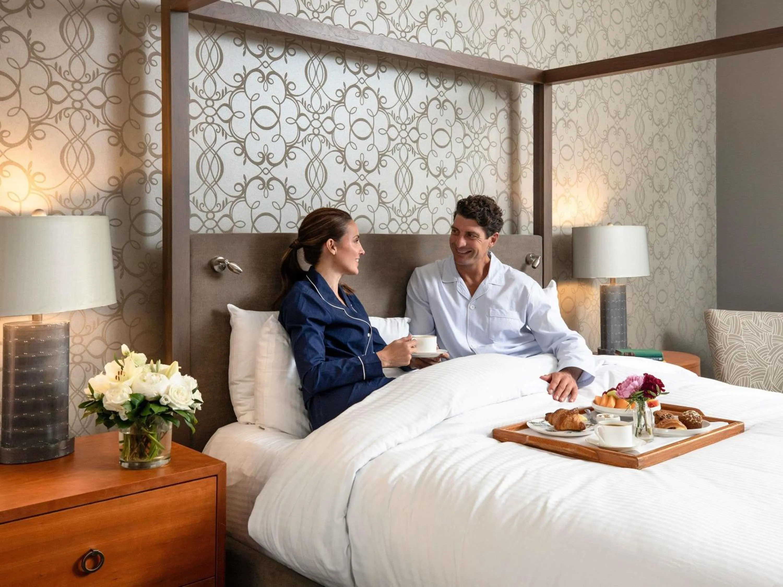 Restaurant/places to eat, Bed in Fairmont Palliser