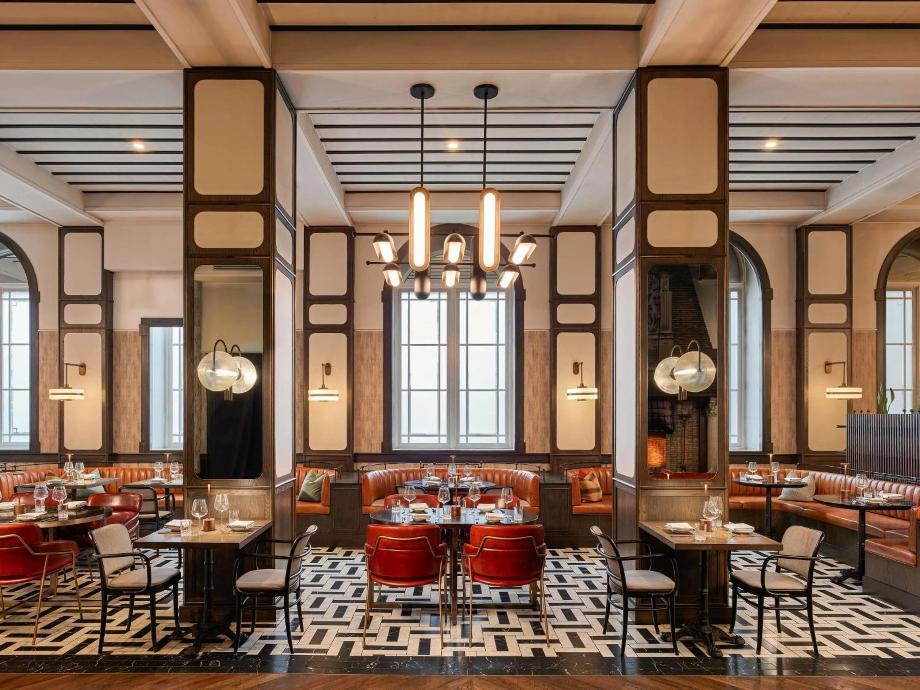 Restaurant/places to eat in Fairmont Palliser