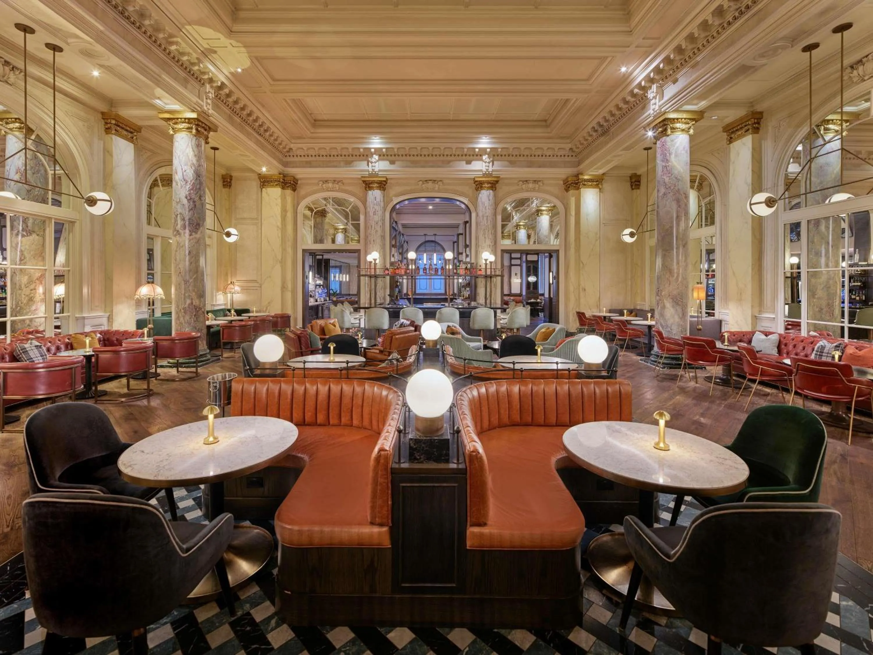 Restaurant/places to eat in Fairmont Palliser