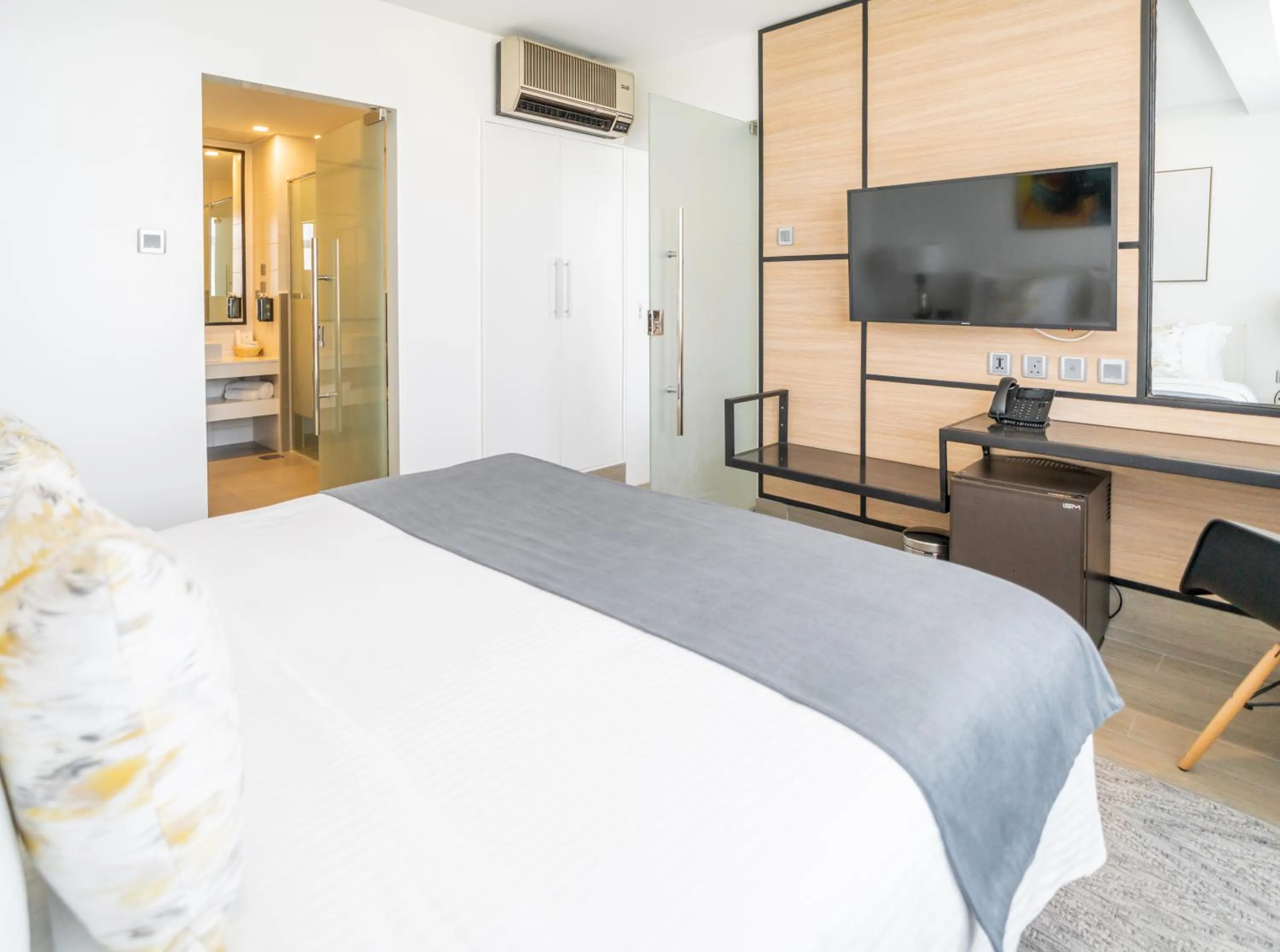 Bed in Sarova Imperial Hotel