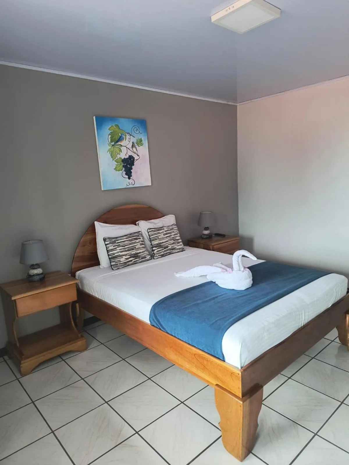 Property building, Bed in Hotel La Vid La Fortuna