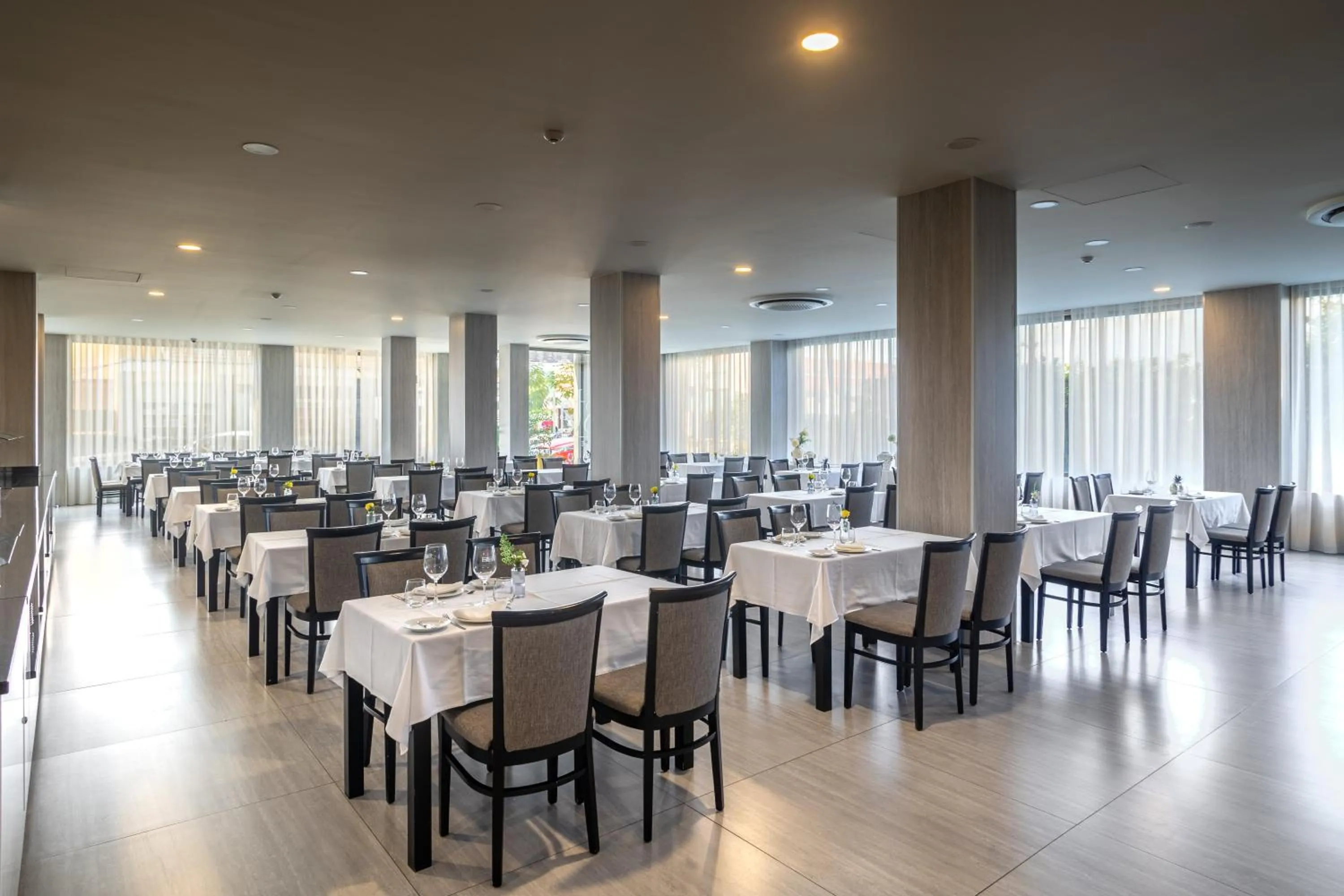 Restaurant/places to eat in Hotel Cristal Setúbal