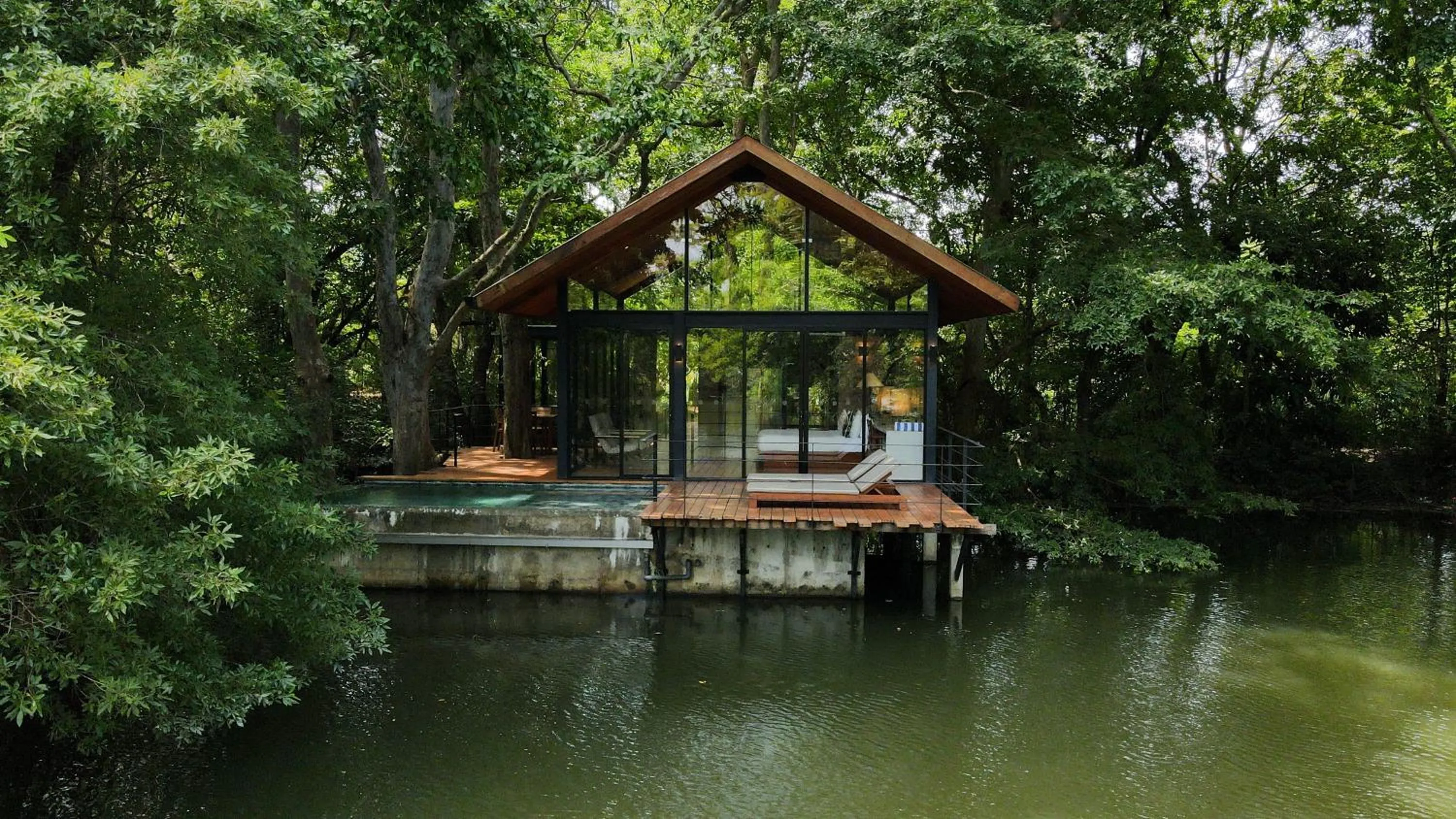 Lake view in Kalundewa Retreat