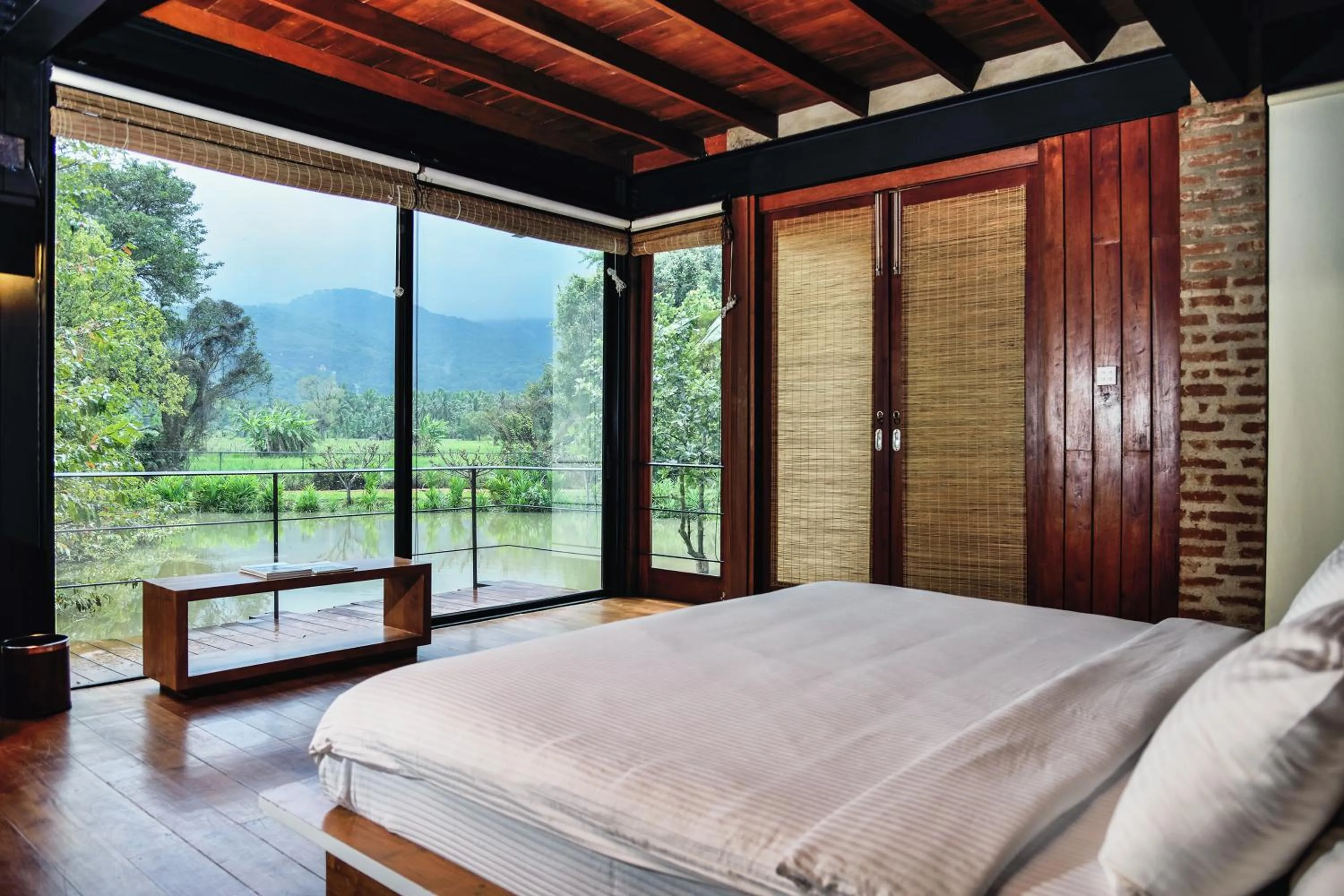 Day, Bed in Kalundewa Retreat