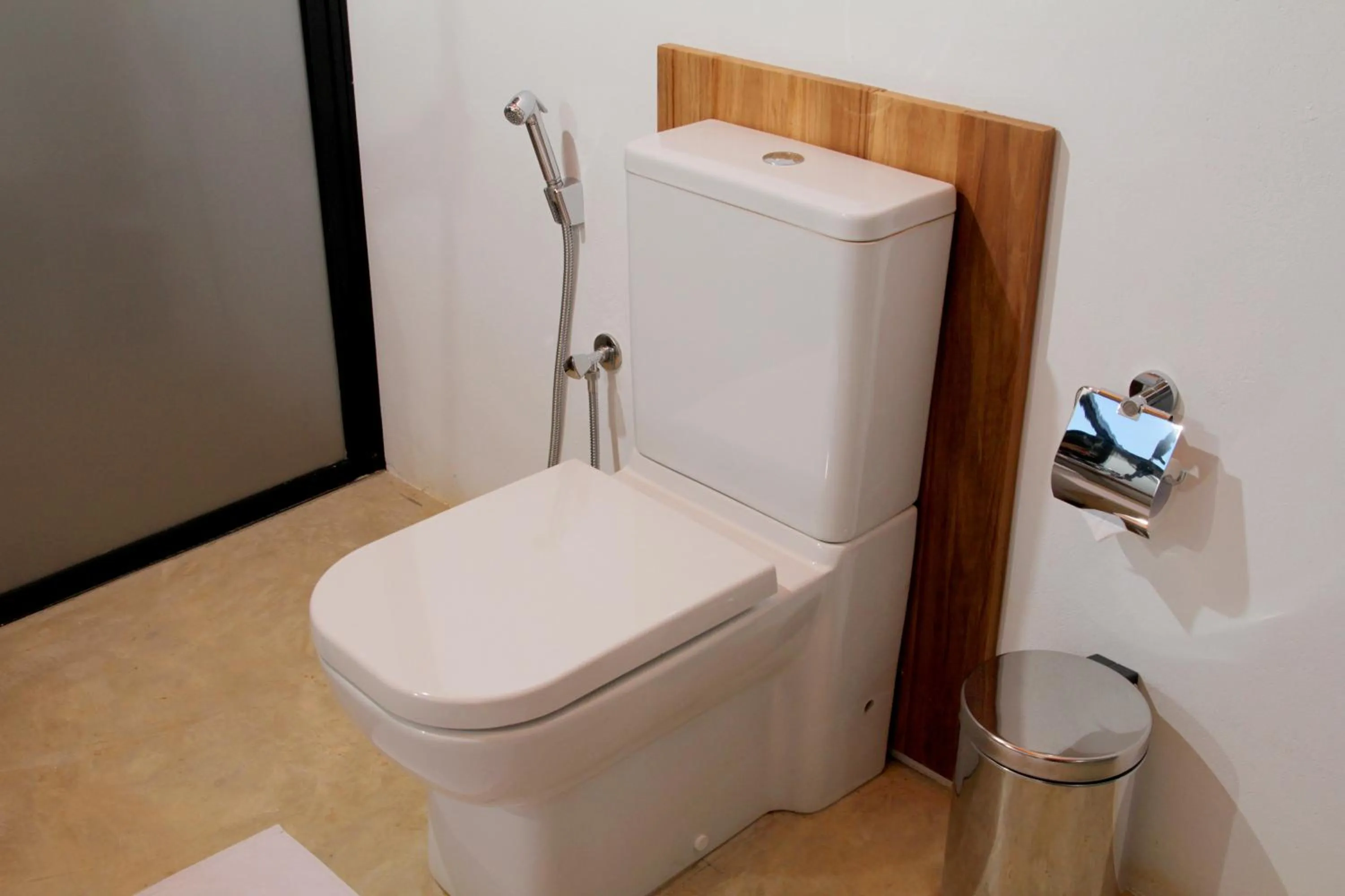 Toilet in Kalundewa Retreat