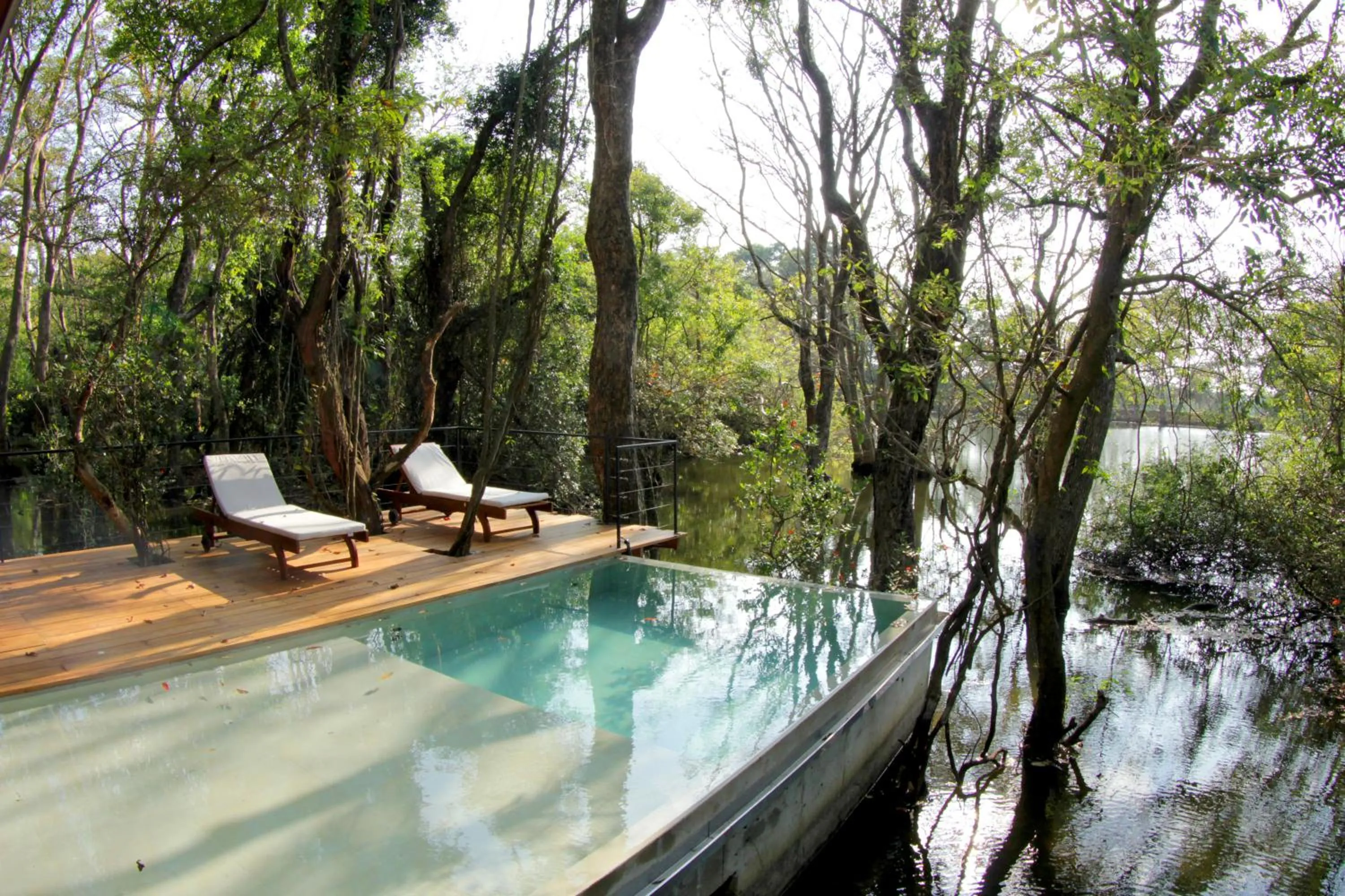 Day in Kalundewa Retreat