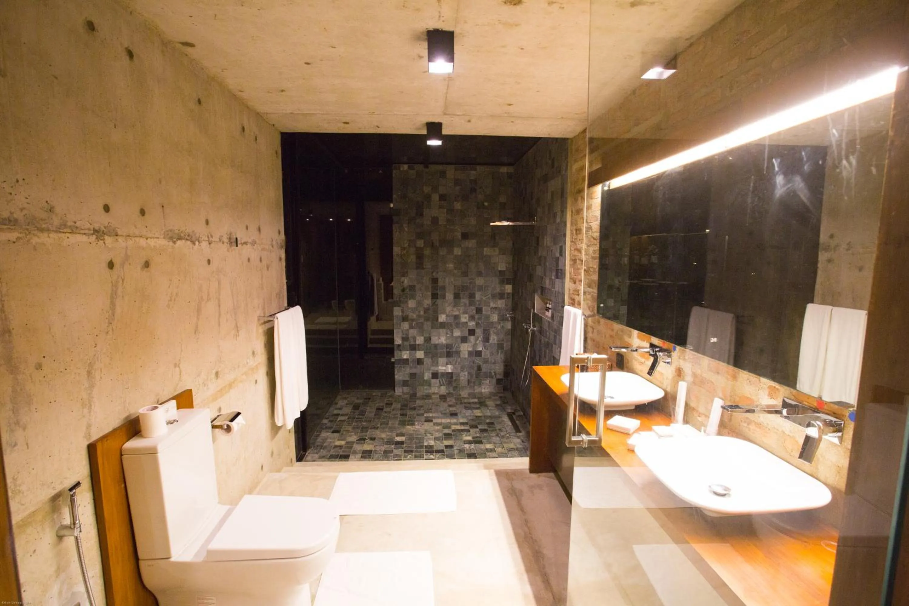 Bathroom in Kalundewa Retreat