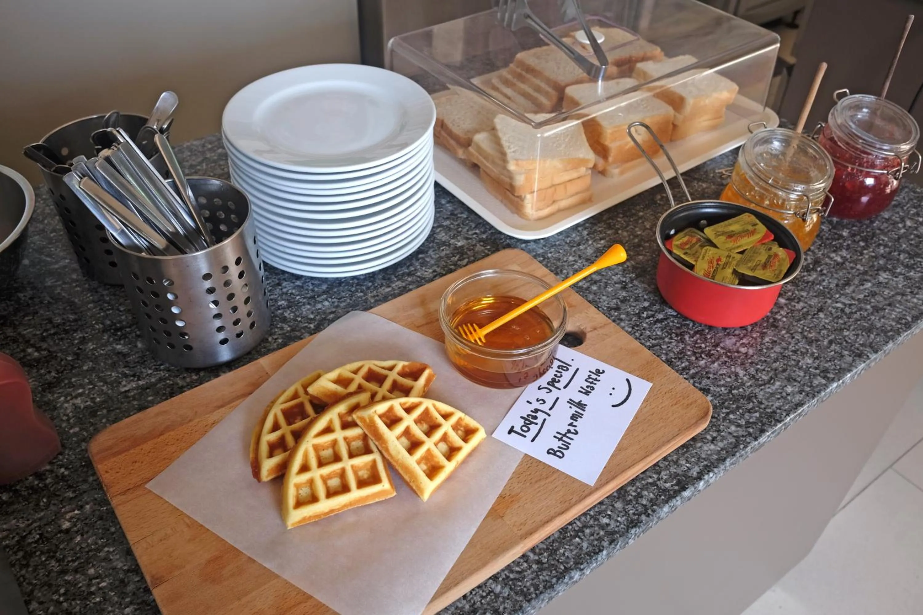 Continental breakfast in Siamaze Hostel