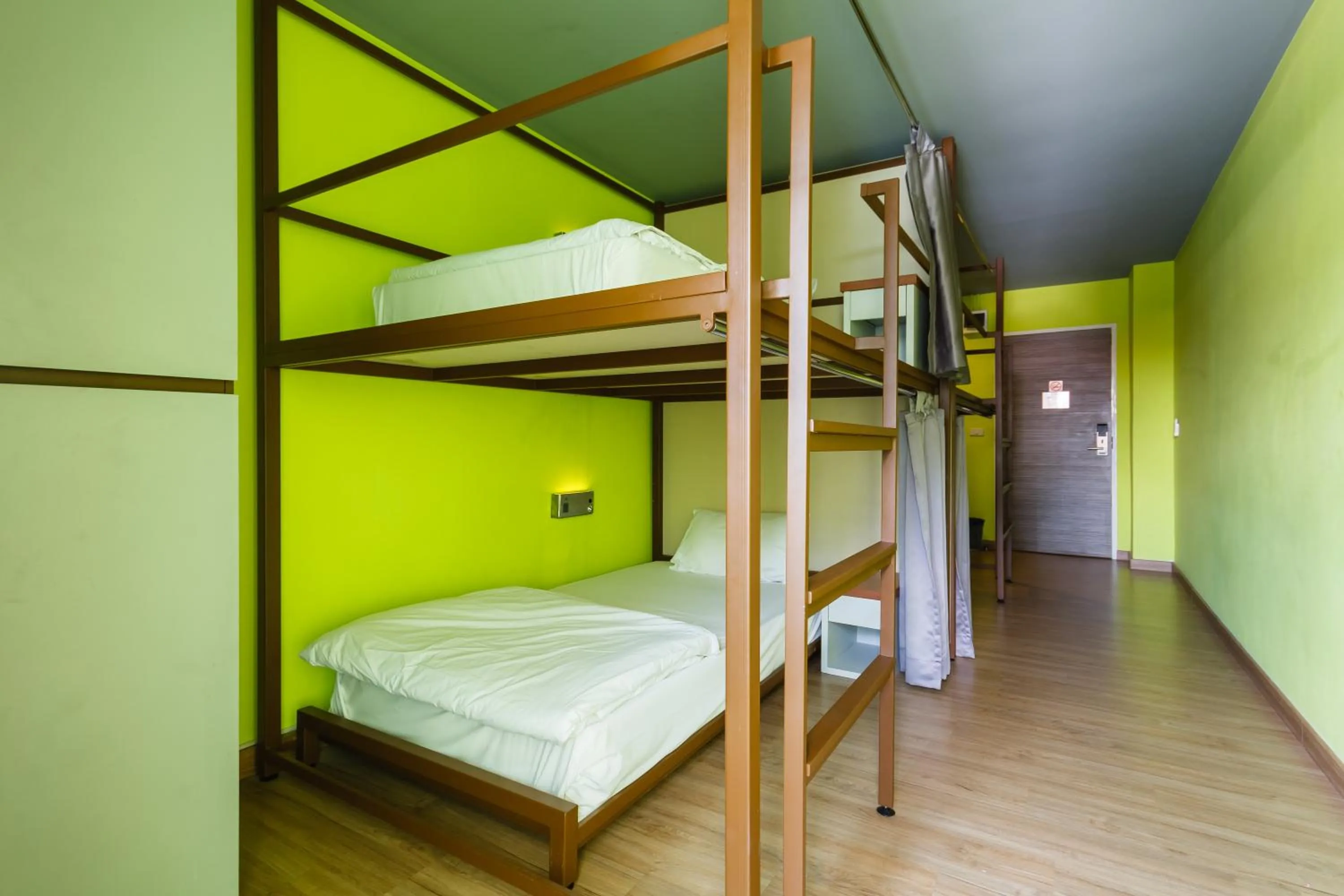 Photo of the whole room, Bed in Siamaze Hostel