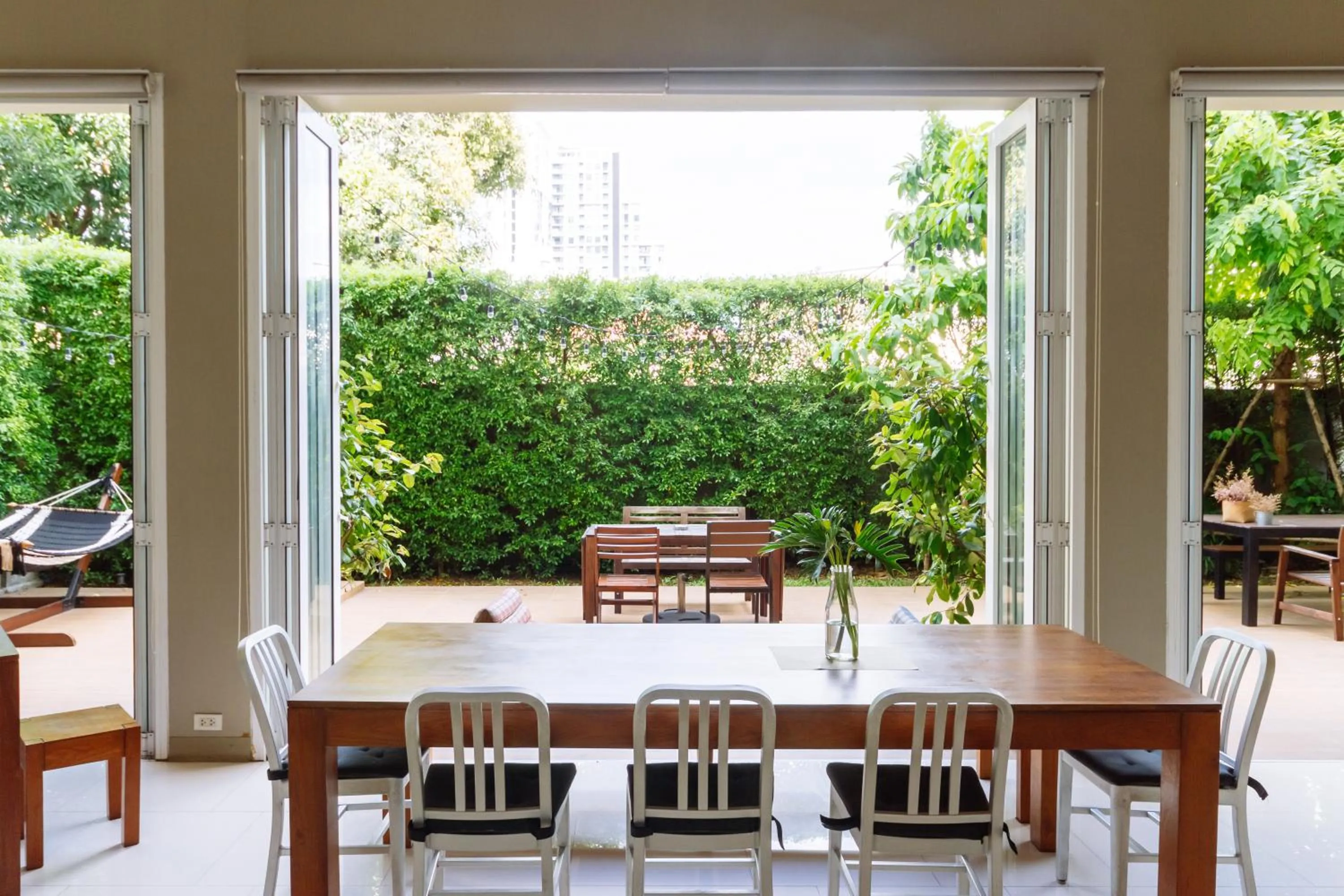 Restaurant/places to eat in Siamaze Hostel