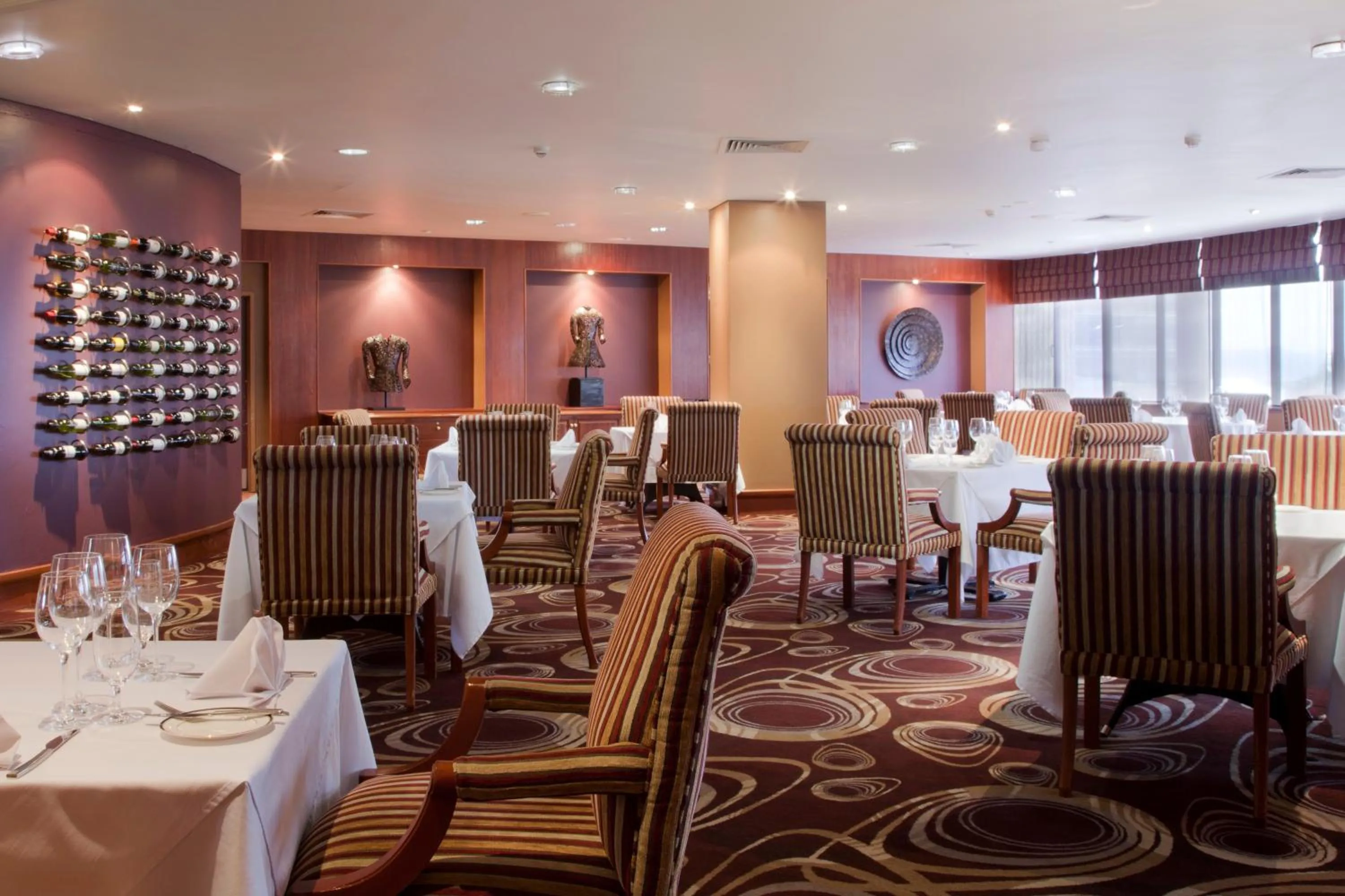 Restaurant/places to eat in Crown Hotel
