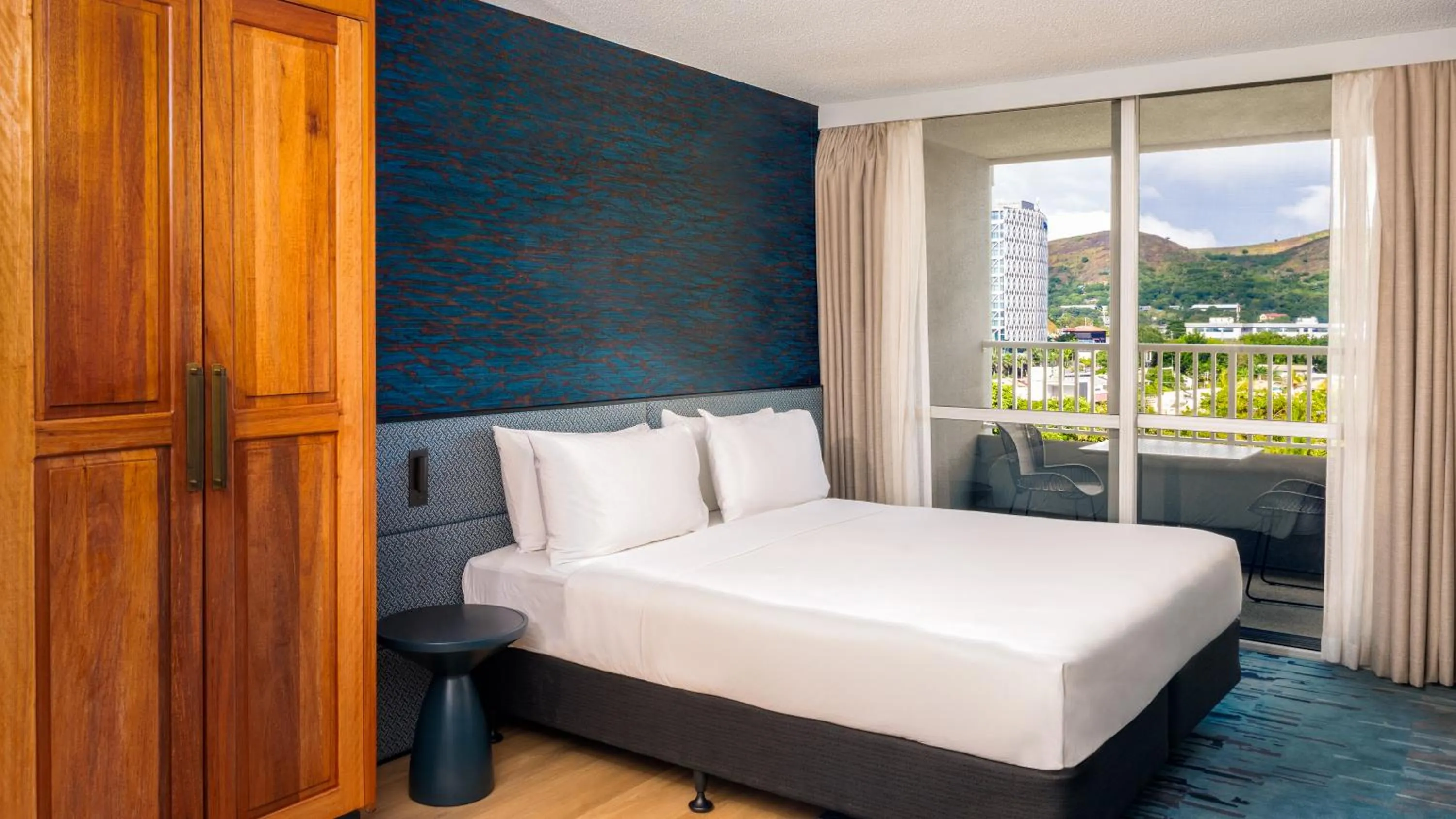 Bed in Holiday Inn & Suites Port Moresby by IHG