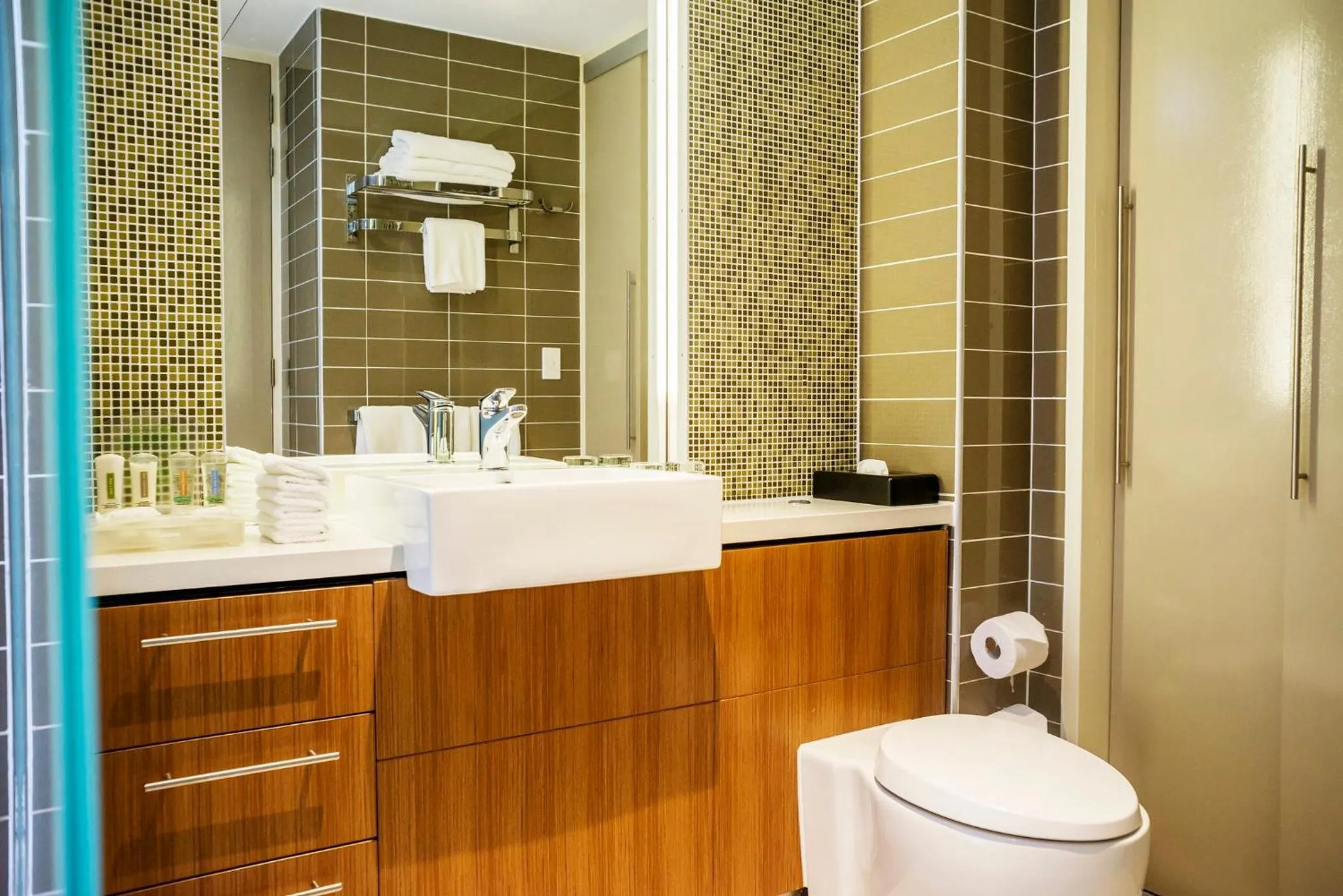 Bathroom in Holiday Inn & Suites Port Moresby by IHG