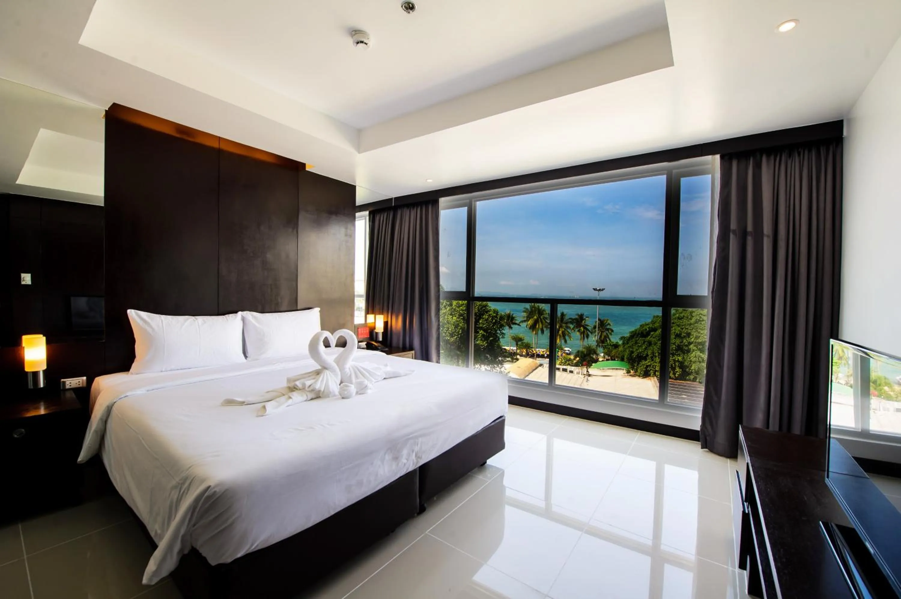 Sea view, Bed in Hotel Selection Pattaya