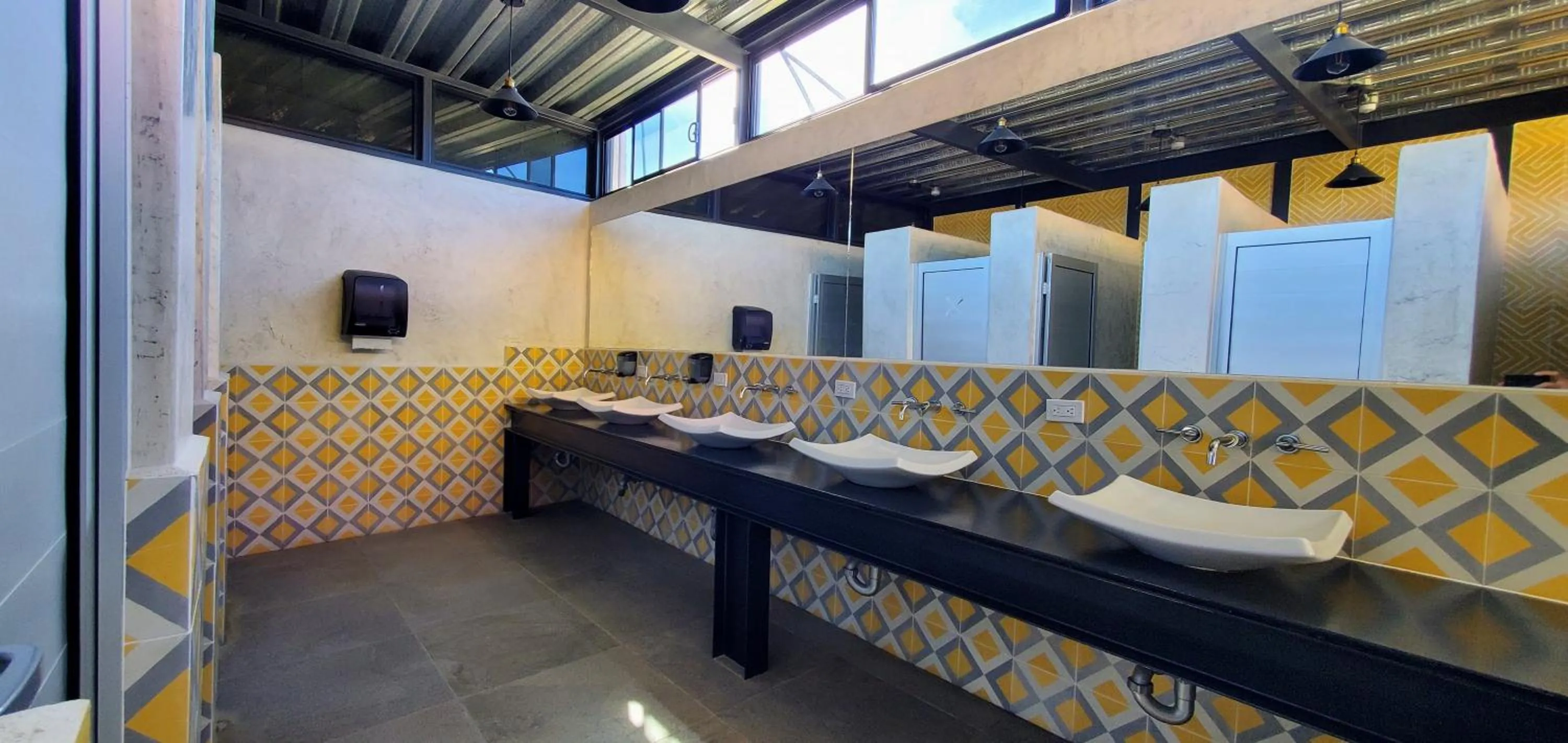 Bathroom in ChangoMango