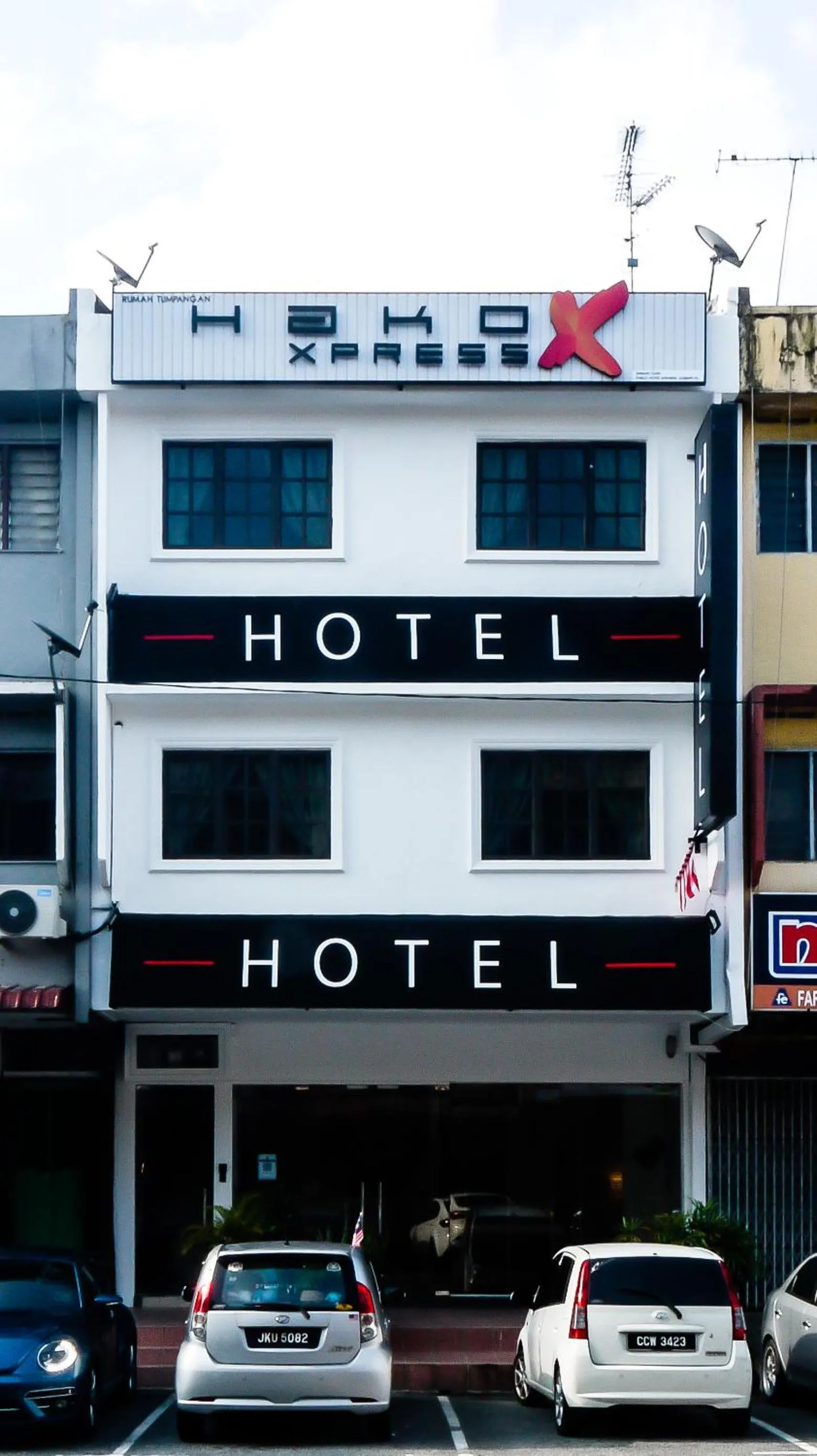 Property building in HAKO XPRESS TMN SKUDAI BARU