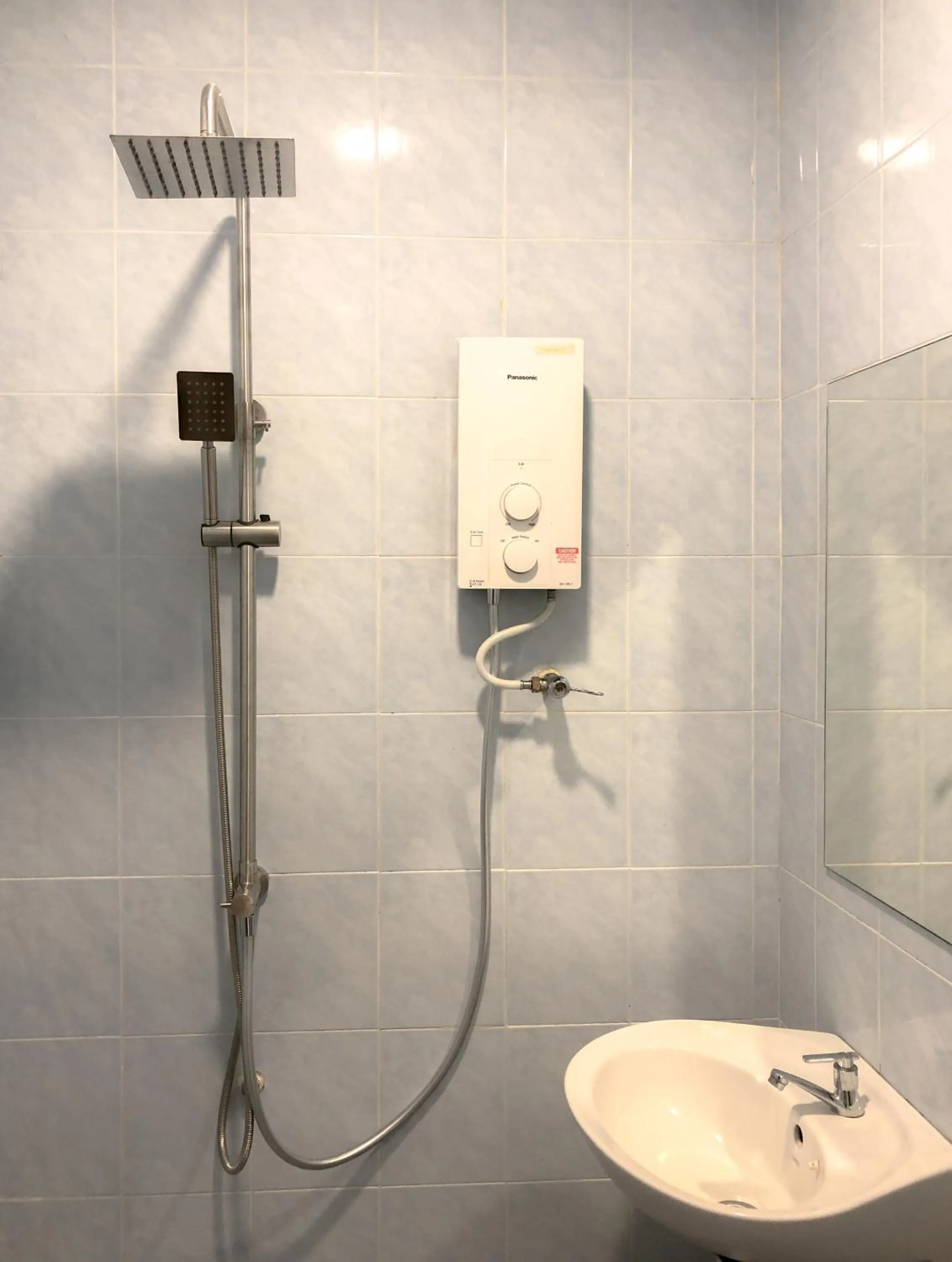 Bathroom in HAKO XPRESS TMN SKUDAI BARU