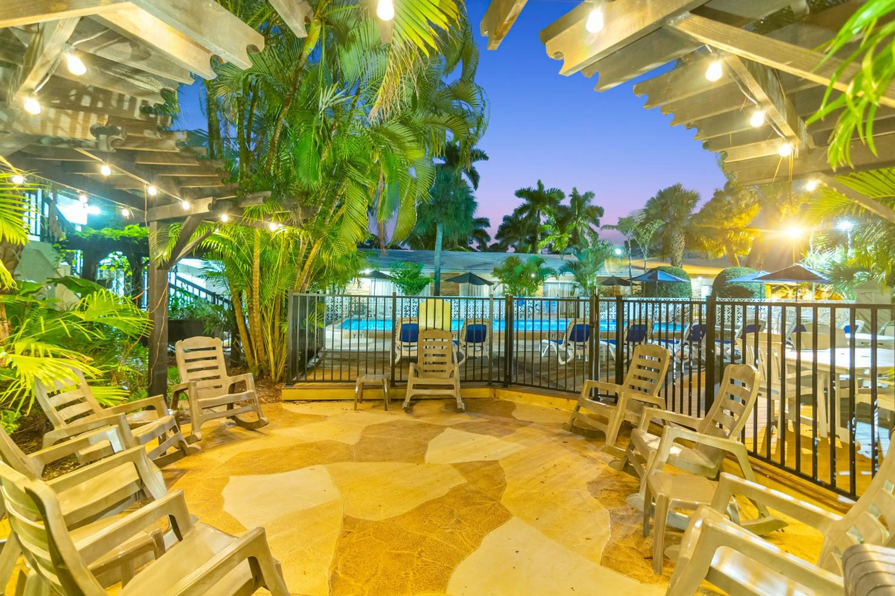 Seating area in The Fairways Inn of Naples