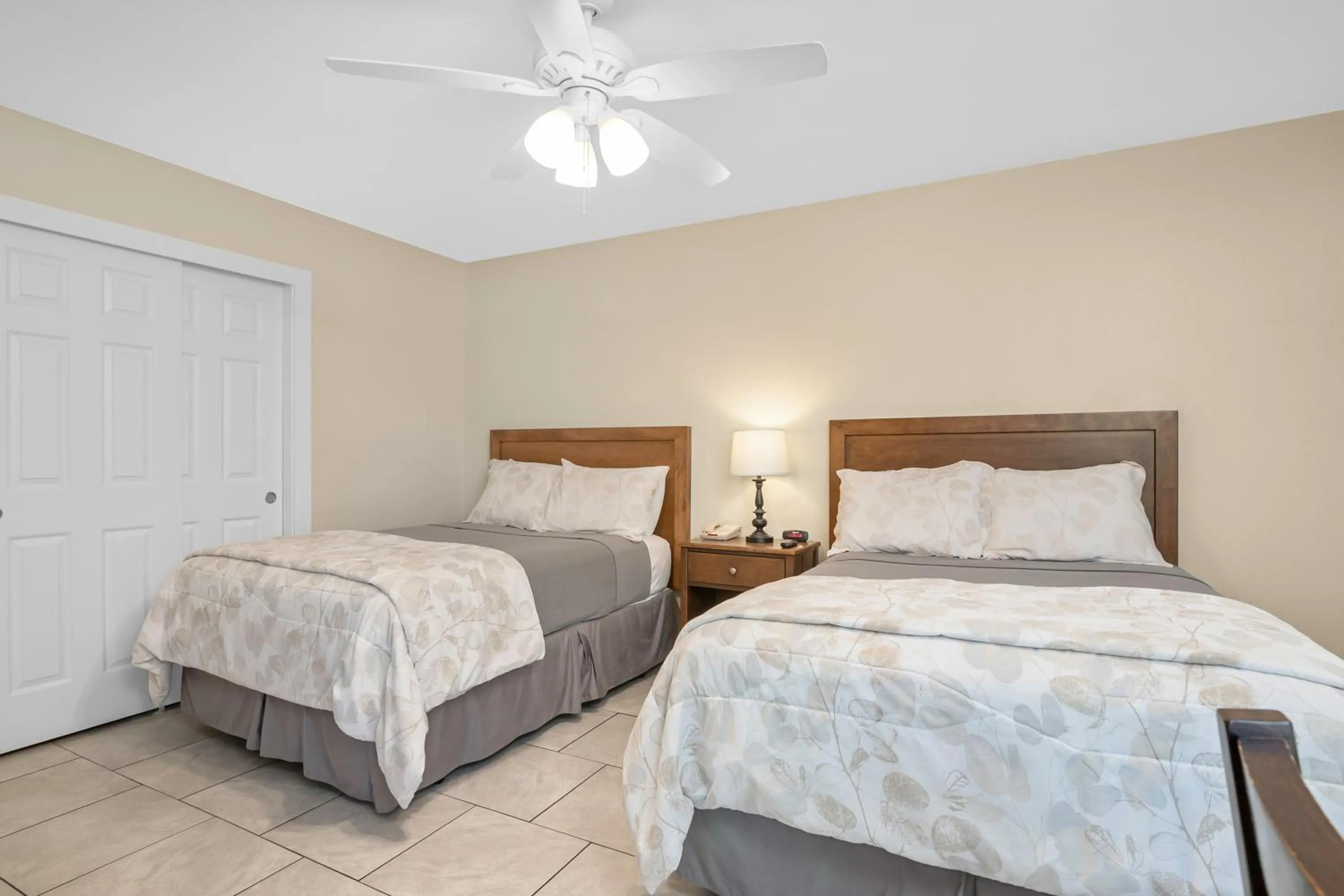 Bedroom, Bed in The Fairways Inn of Naples