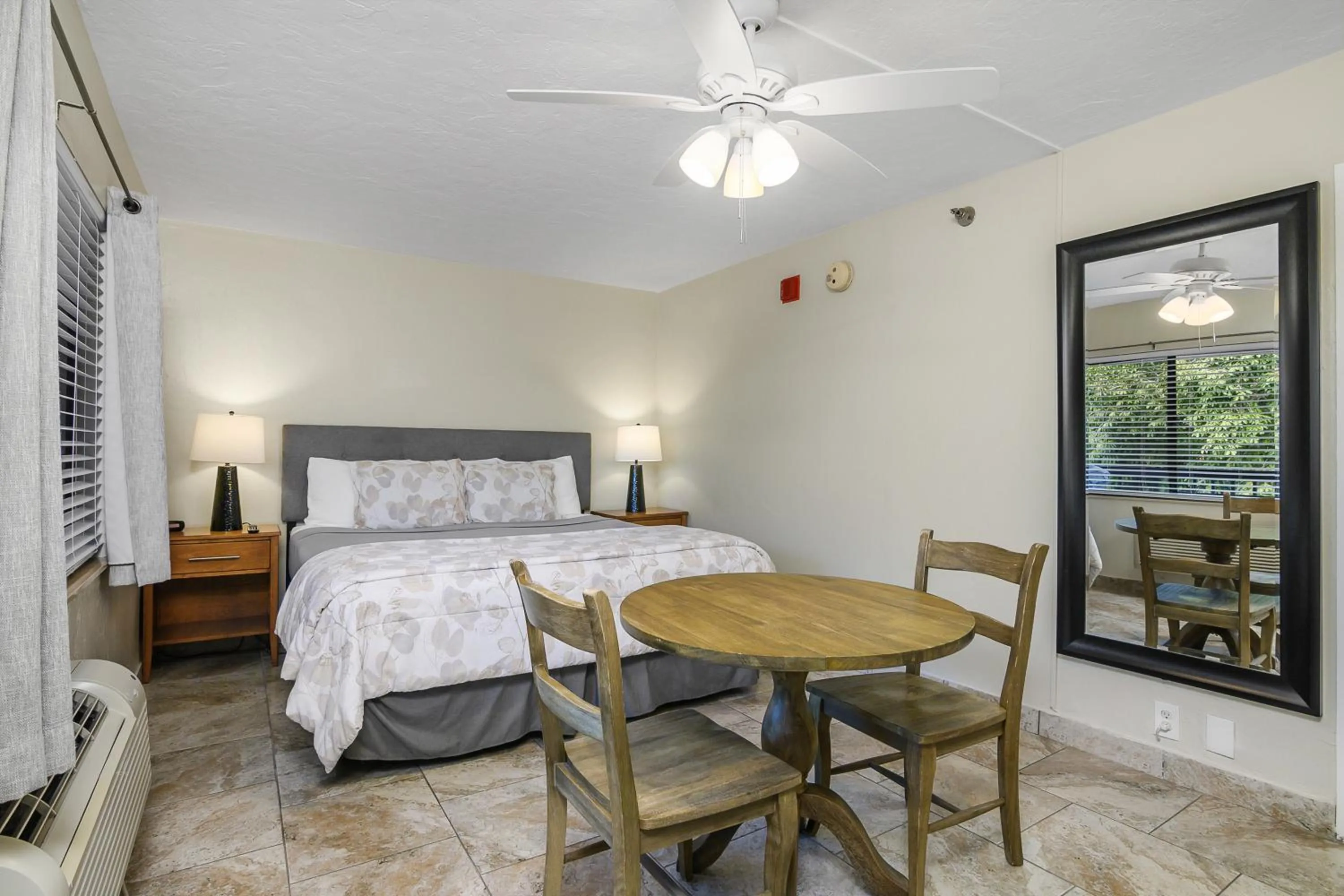 Bedroom, Bed in The Fairways Inn of Naples