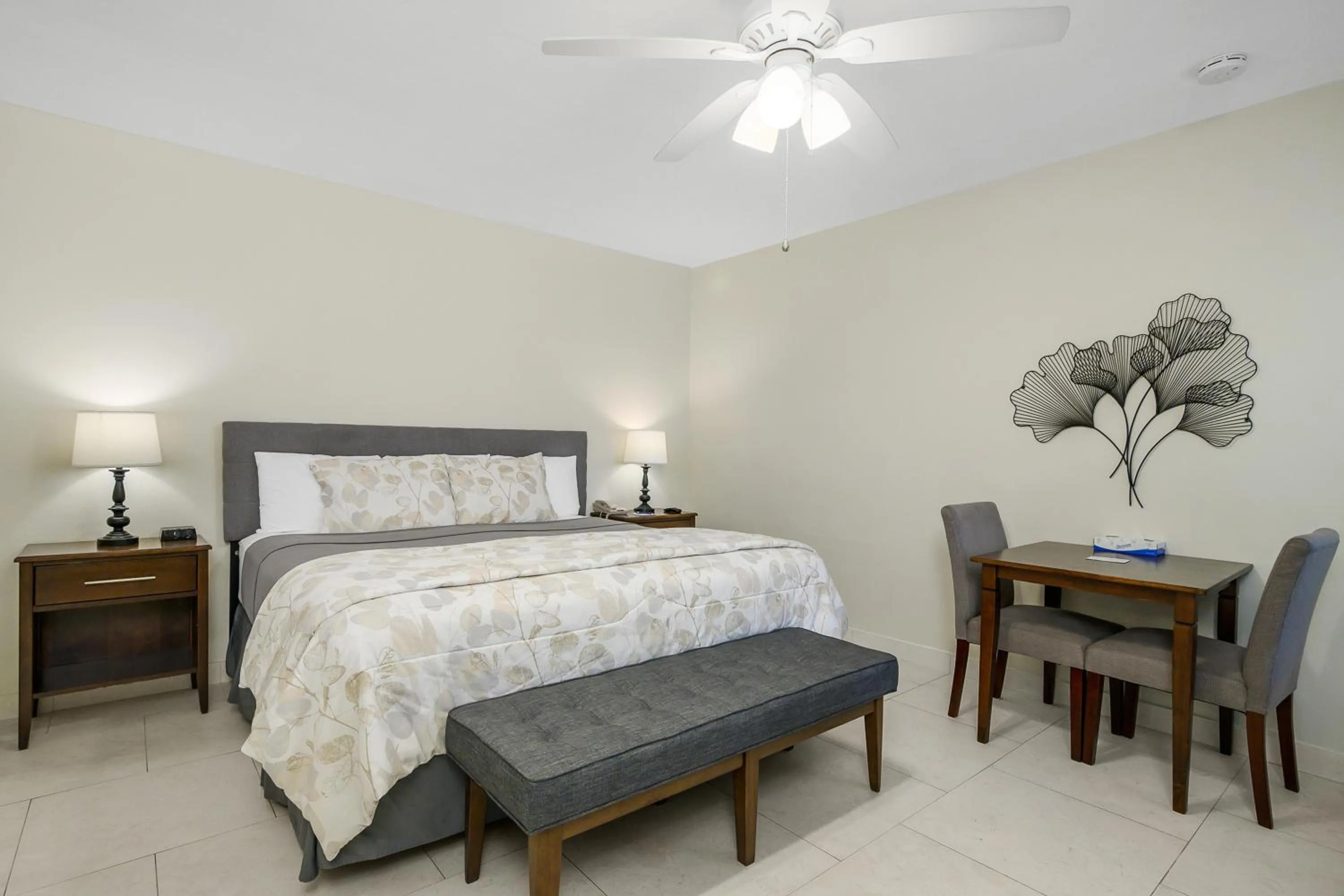 Bedroom, Bed in The Fairways Inn of Naples