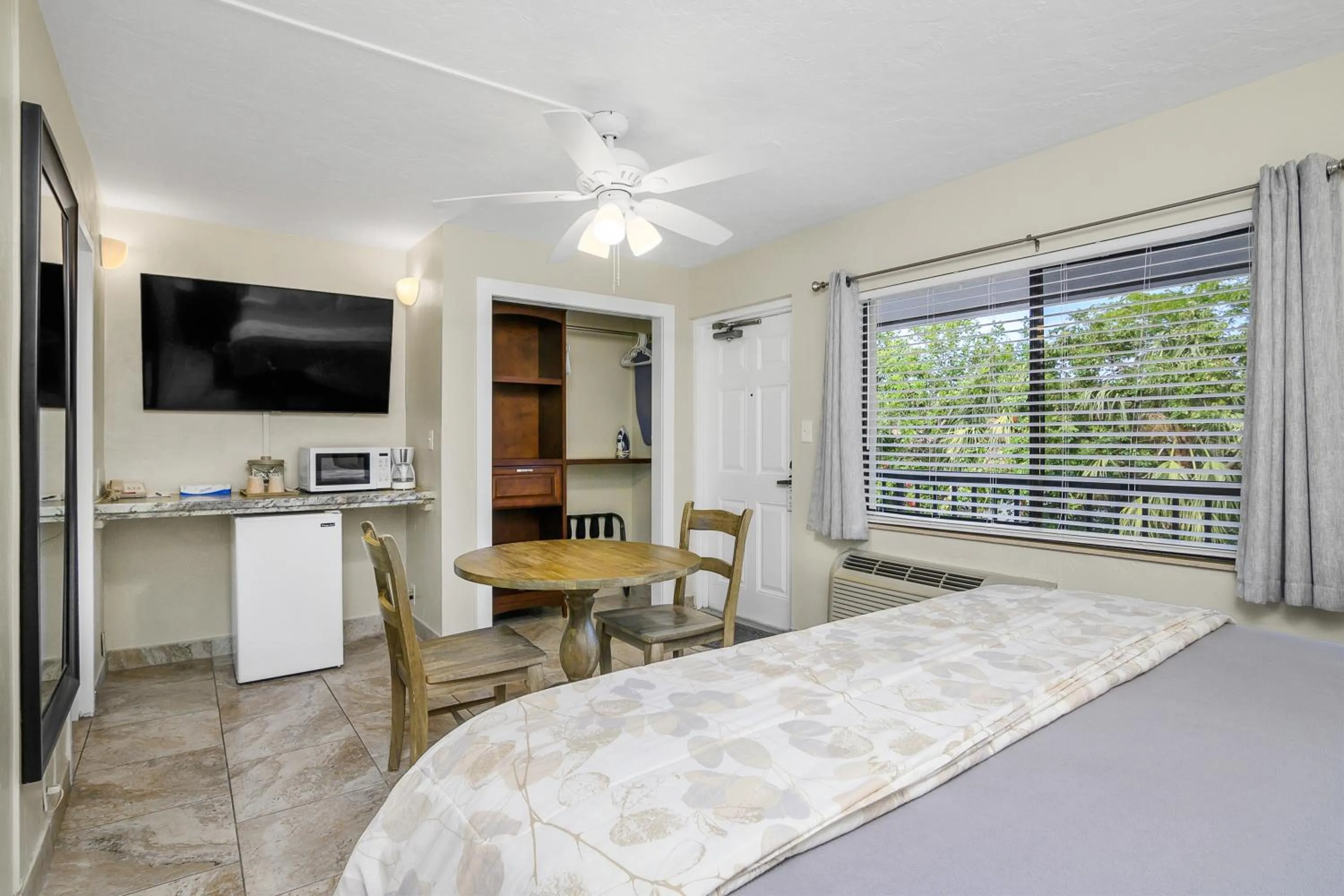 Bedroom, Bed in The Fairways Inn of Naples