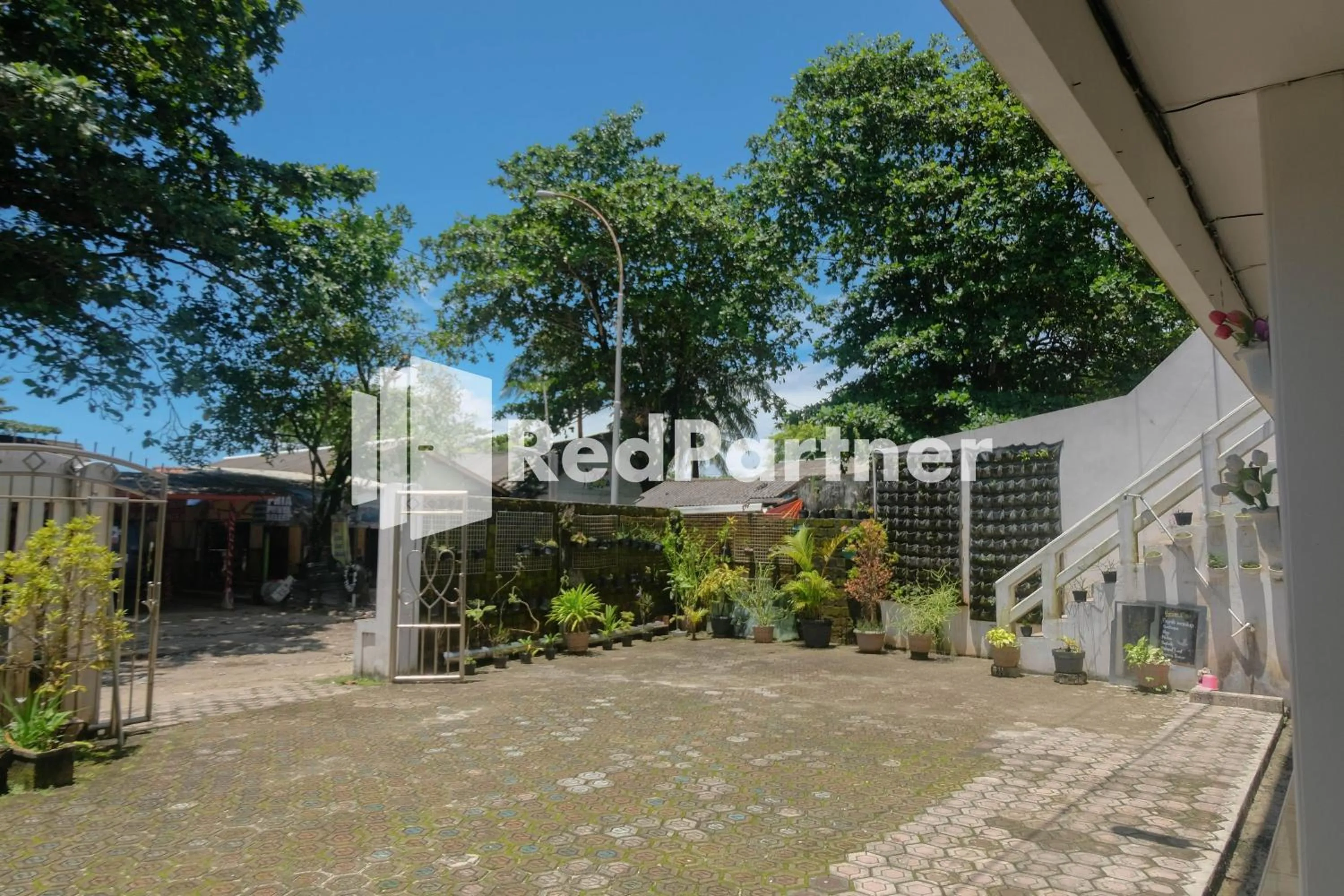 Property building in Ken Zong Inn Hotel