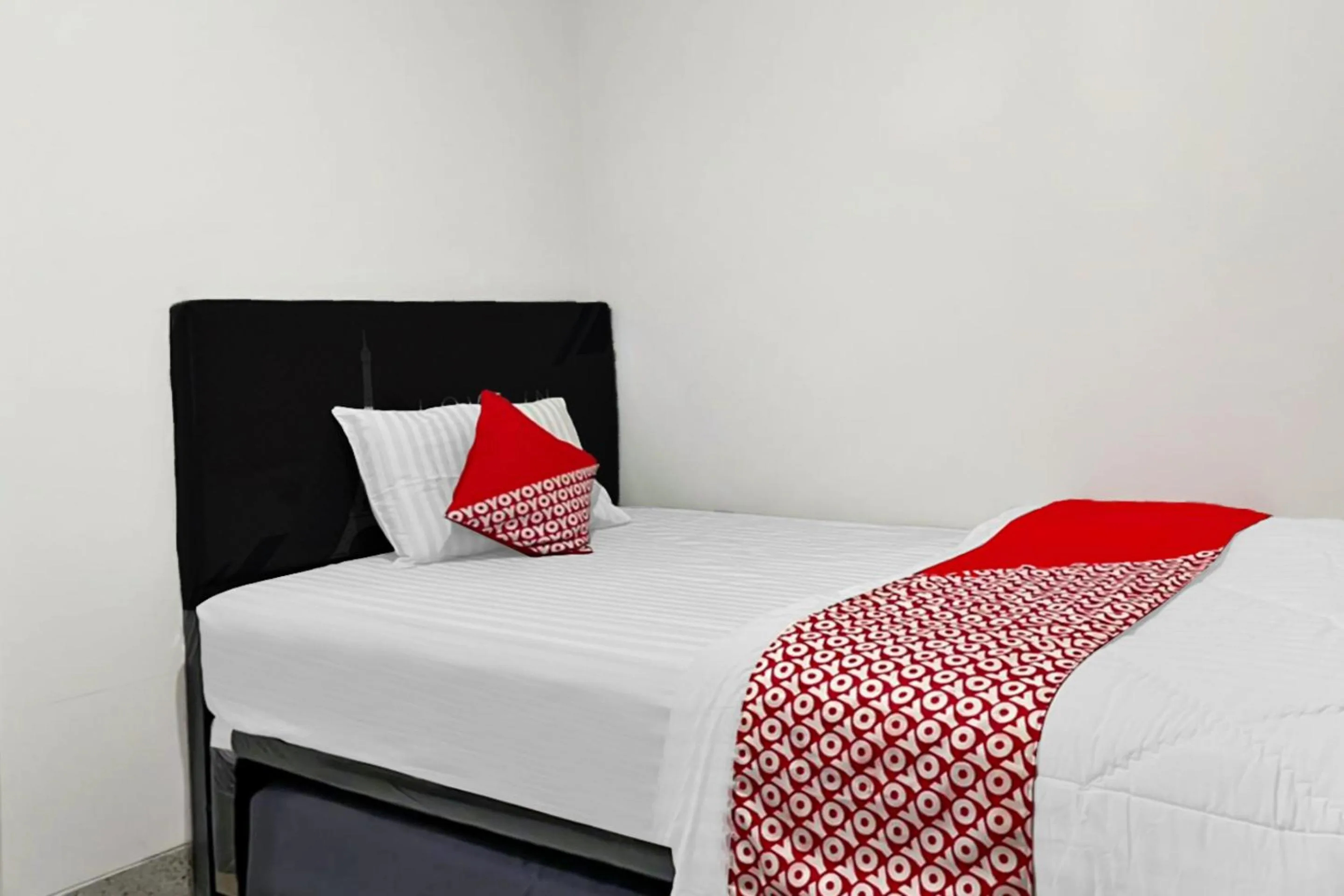 Bedroom, Bed in Hotel O Kbr Home