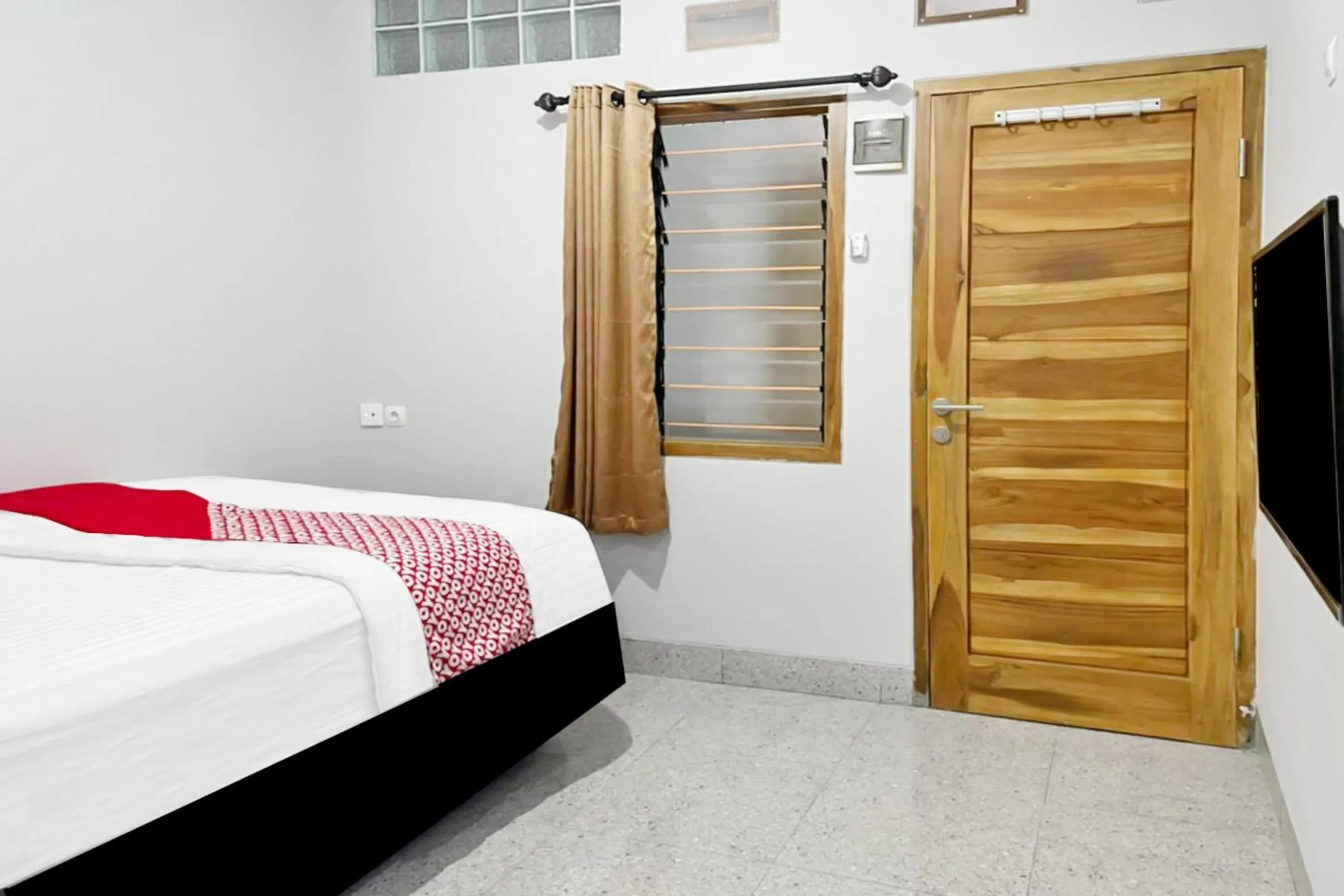 Bedroom, Bed in Hotel O Kbr Home