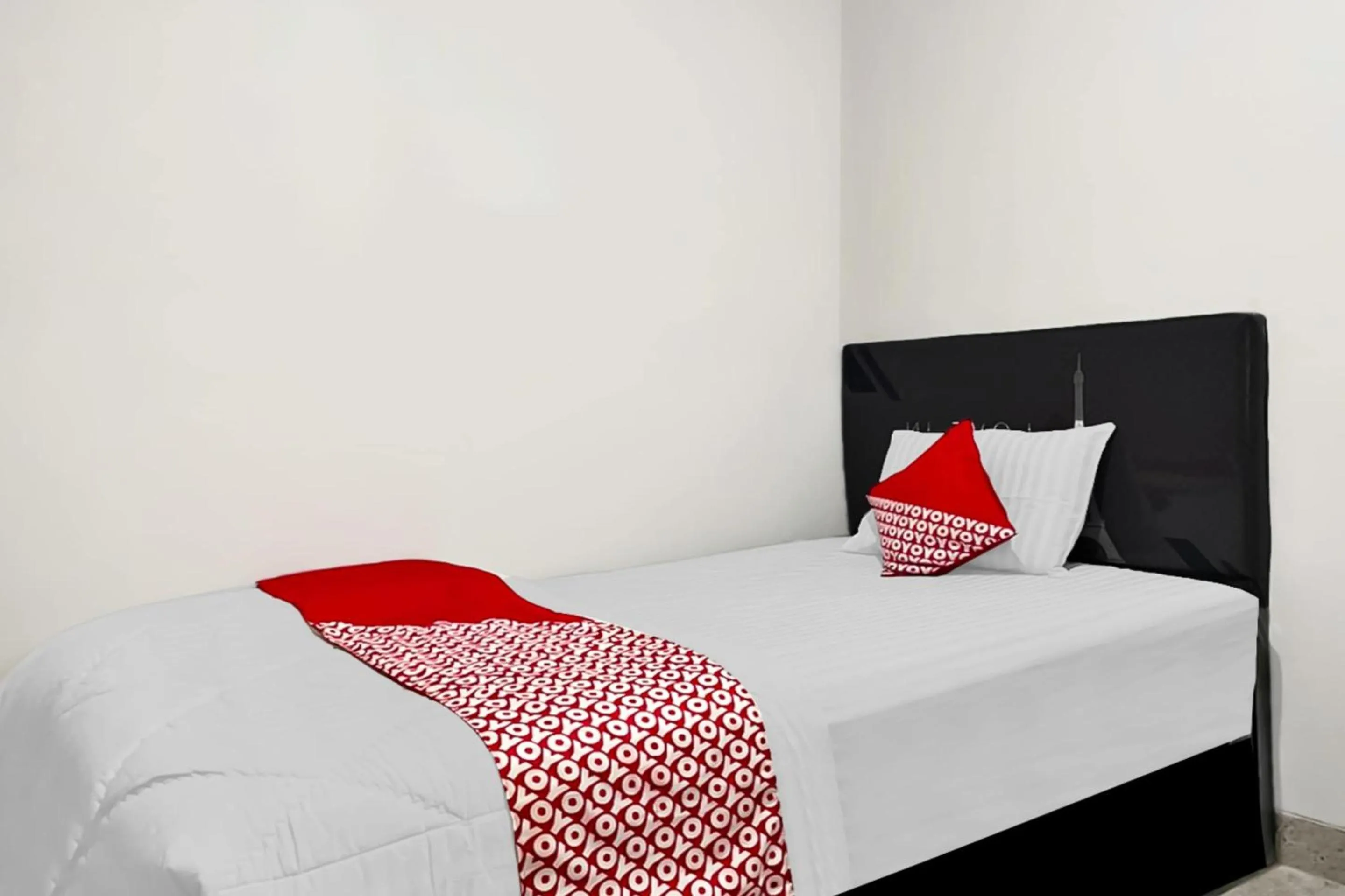 Bedroom, Bed in Hotel O Kbr Home