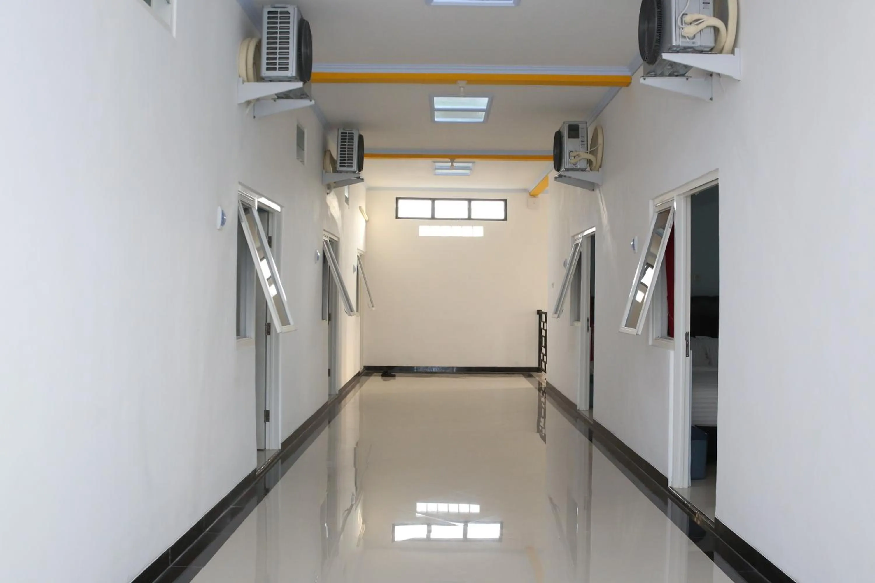 RedDoorz Syariah near Suncity Mall Madiun