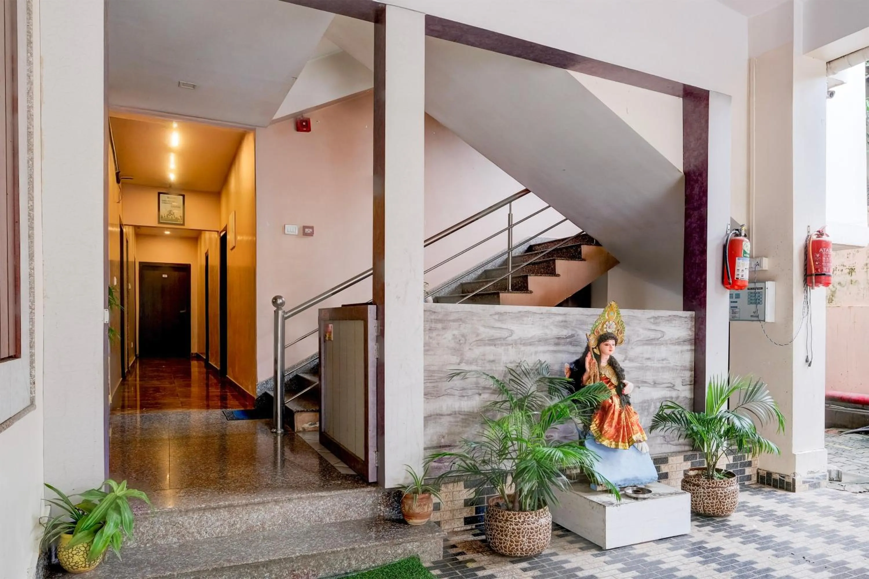 Facade/entrance in Super Townhouse Beltola Tiniali Formerly Hotel Pratishtha