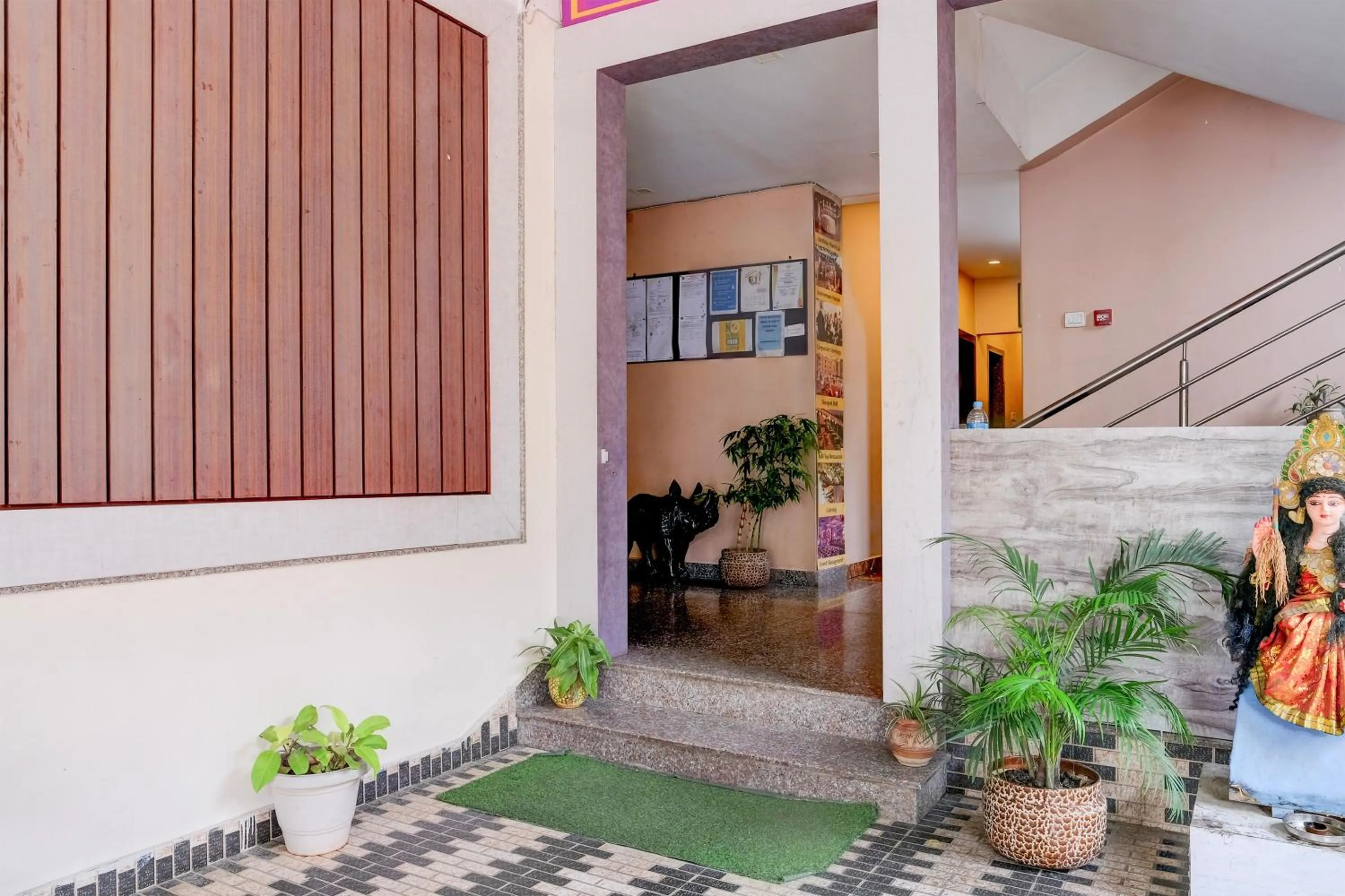 Facade/entrance in Super Townhouse Beltola Tiniali Formerly Hotel Pratishtha