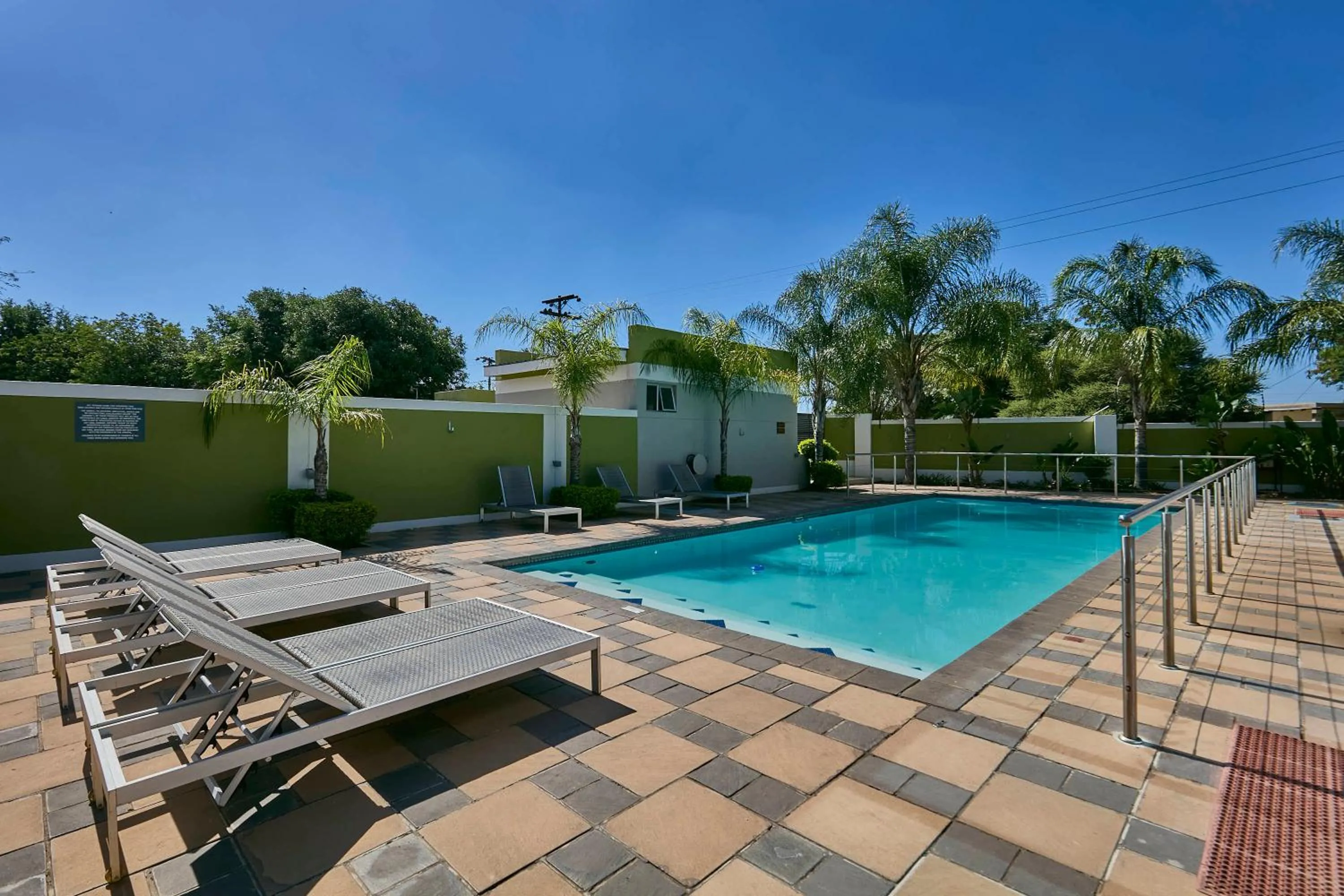 Swimming pool in Travelodge