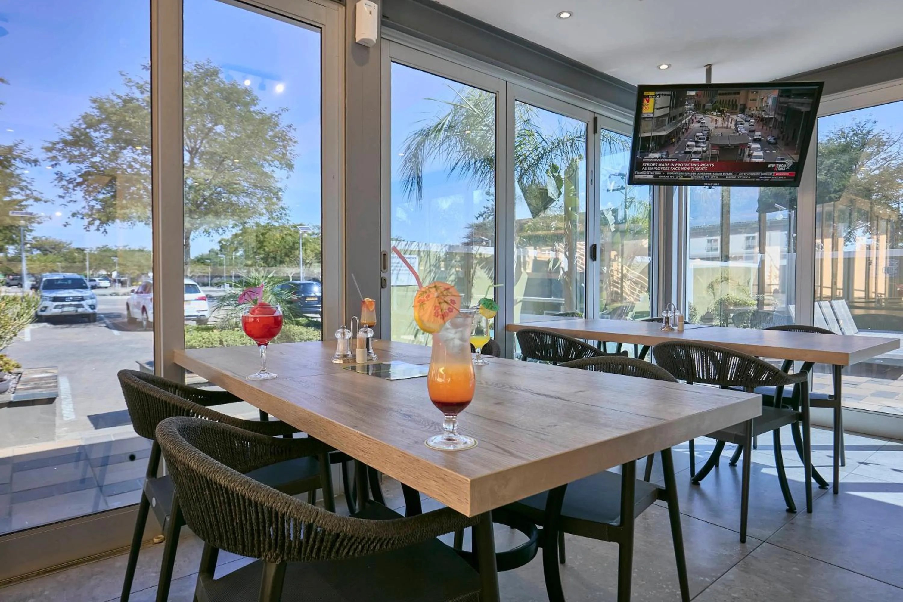 Restaurant/places to eat in Travelodge