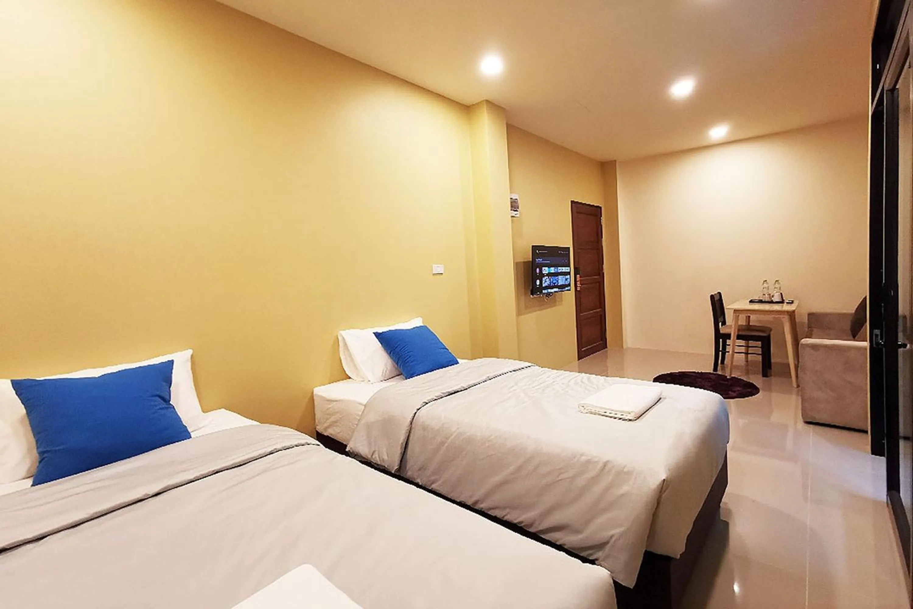 Property building, Bed in The Middle Town SHA