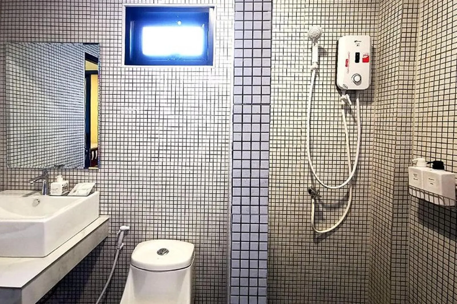 Bathroom in The Middle Town SHA