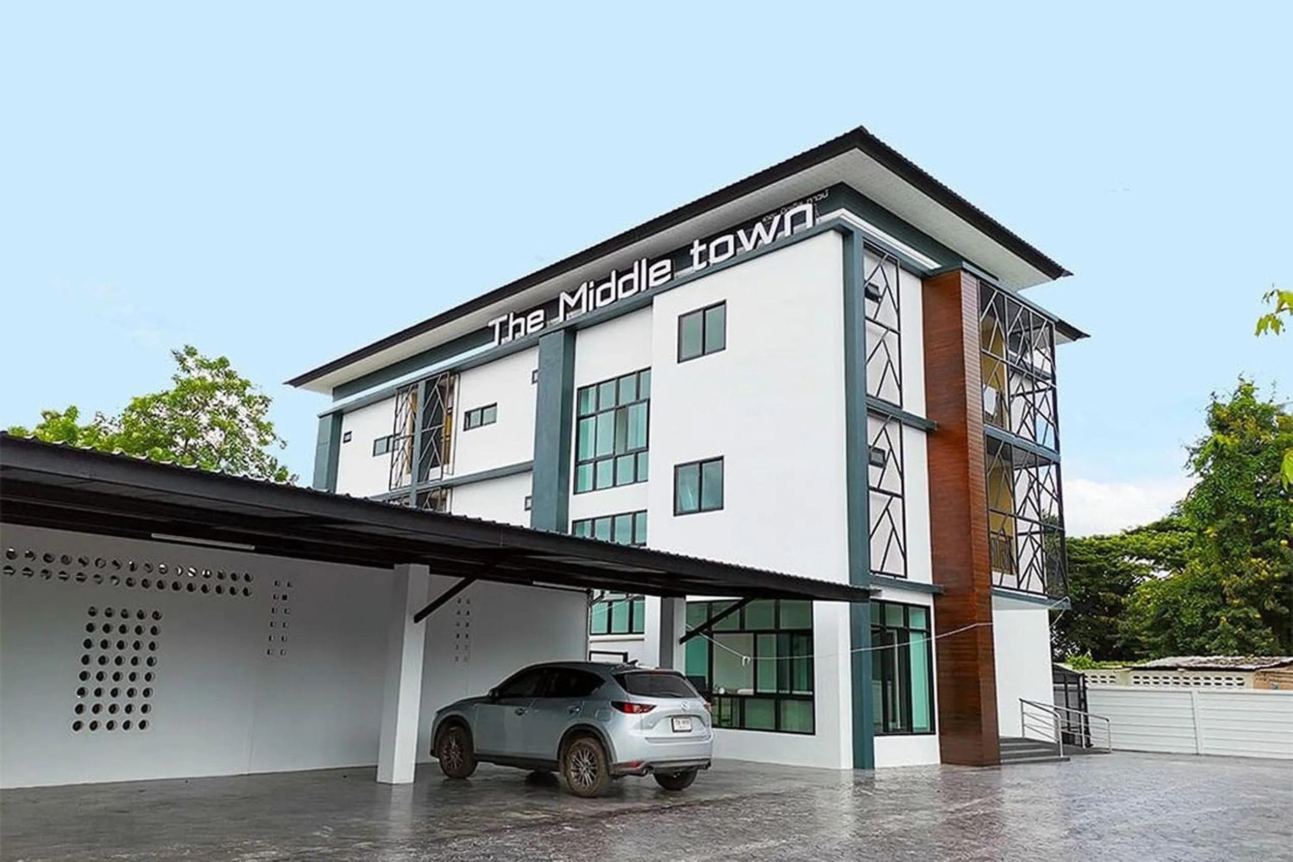 Property building in The Middle Town SHA