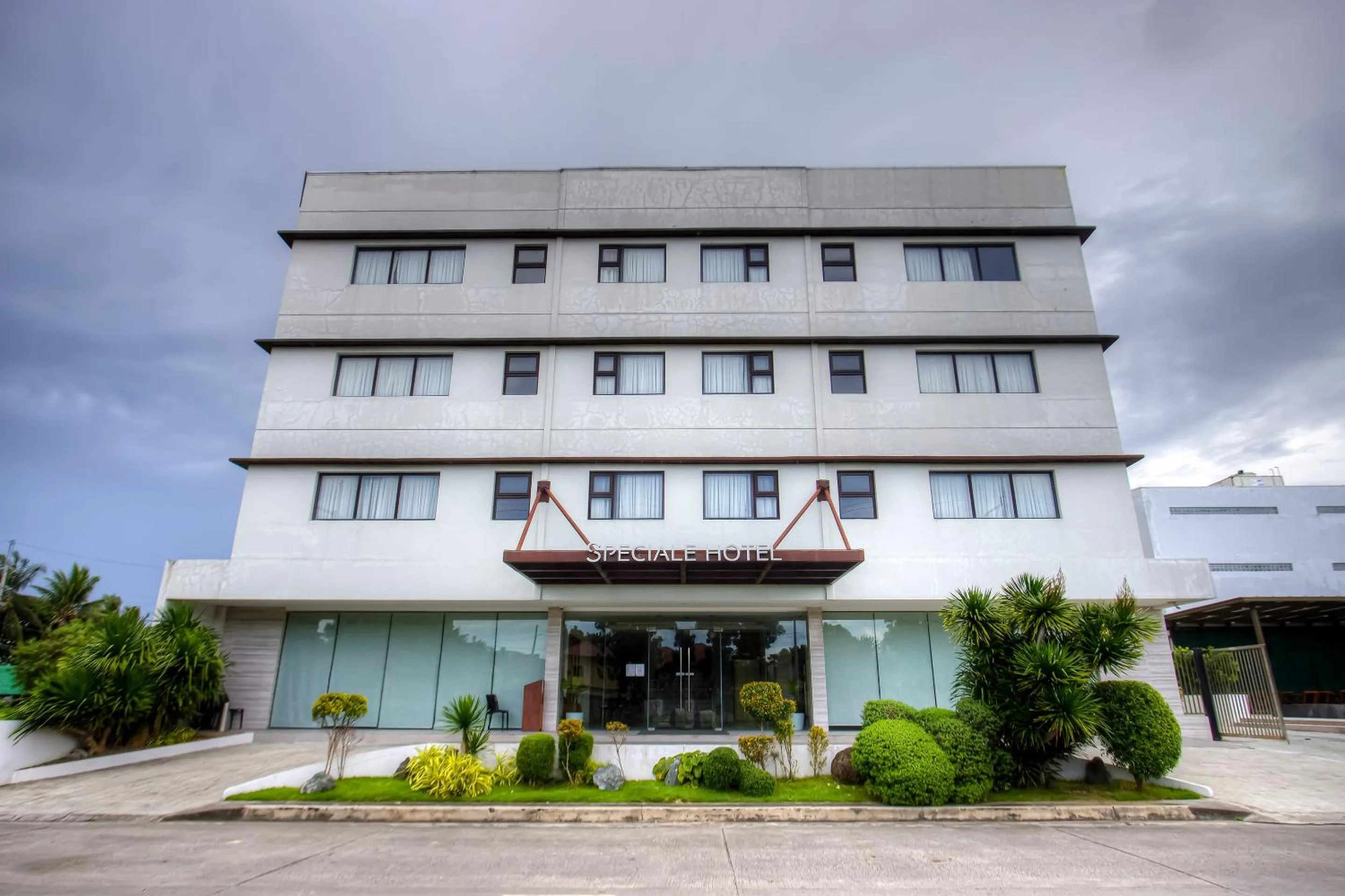 Facade/entrance in Capital O 827 Speciale Hotel