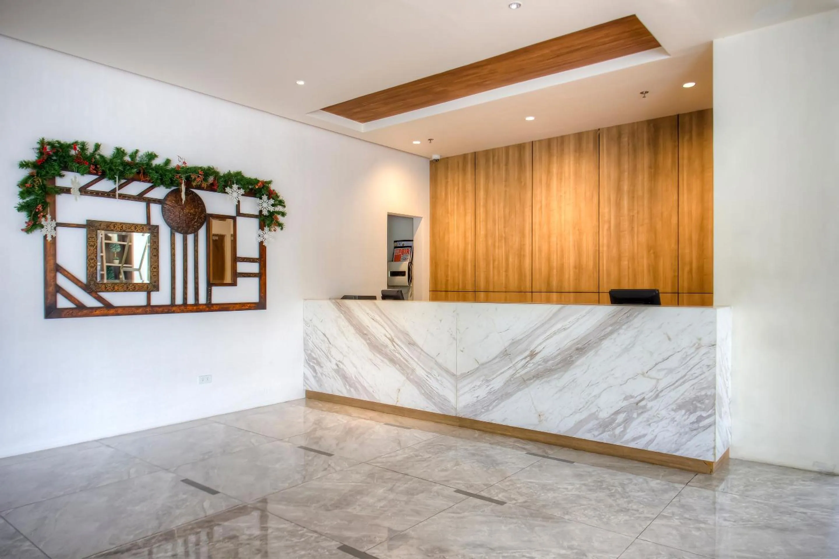 Lobby or reception in Capital O 827 Speciale Hotel